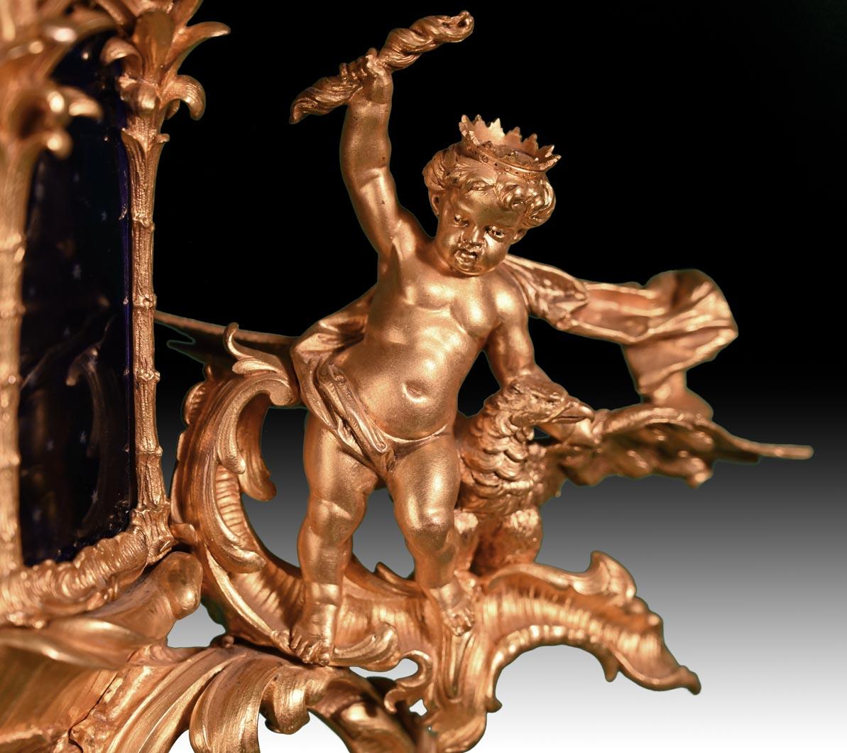 XIXe siècle Fonderie d'art de Johann HERZNER (attribué à), Lanterne à riche décor rococo. en vente
