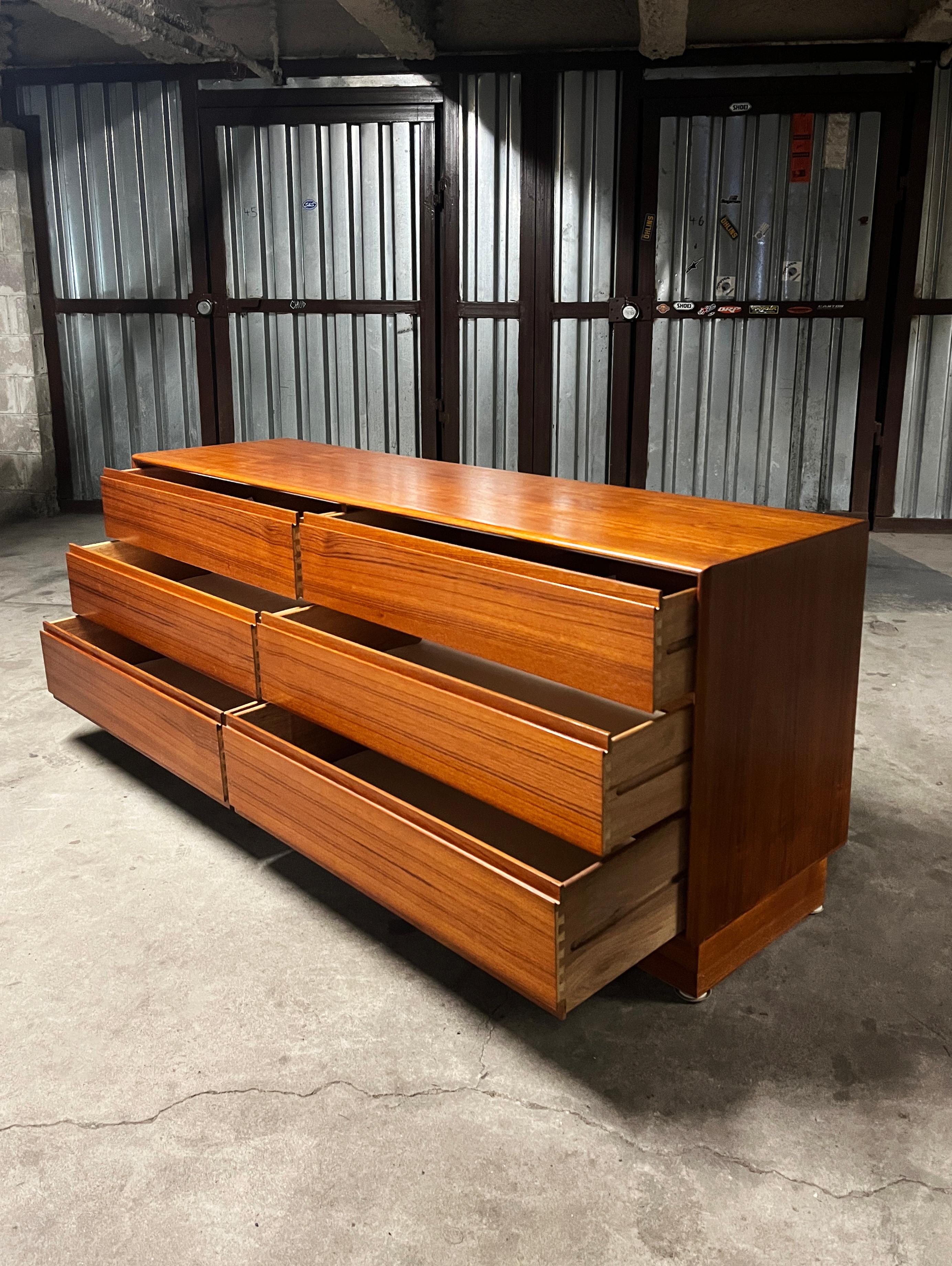 Art Furn Minimalistic Danish 6 Drawer Teak Dresser 1960s, 'Signed' In Excellent Condition For Sale In Brooklyn, NY