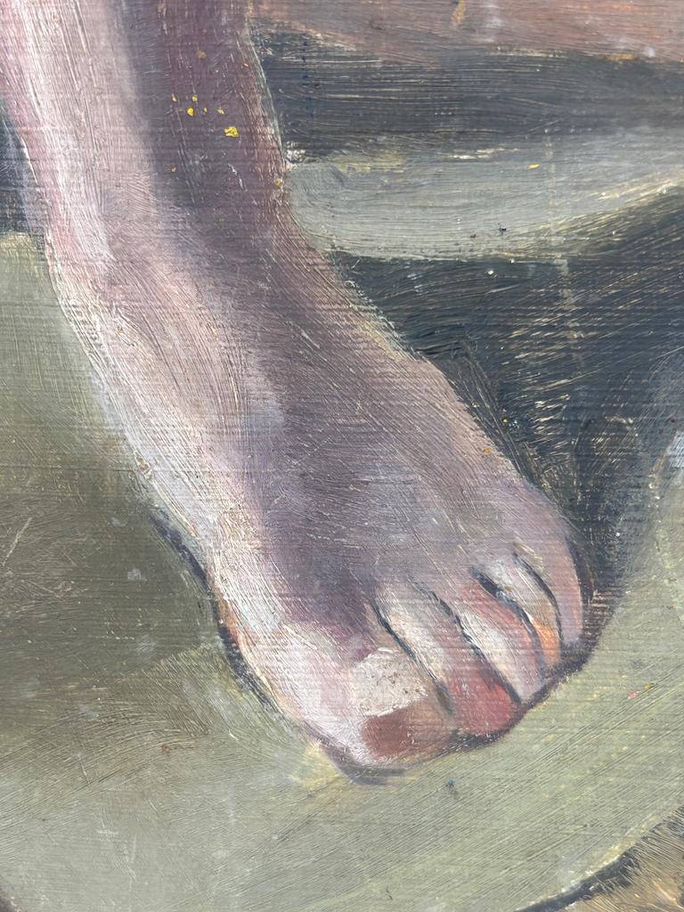 Kunst  Geoffrey Underwood - Stehender weiblicher Akt im Studio (um 1950) im Angebot 1