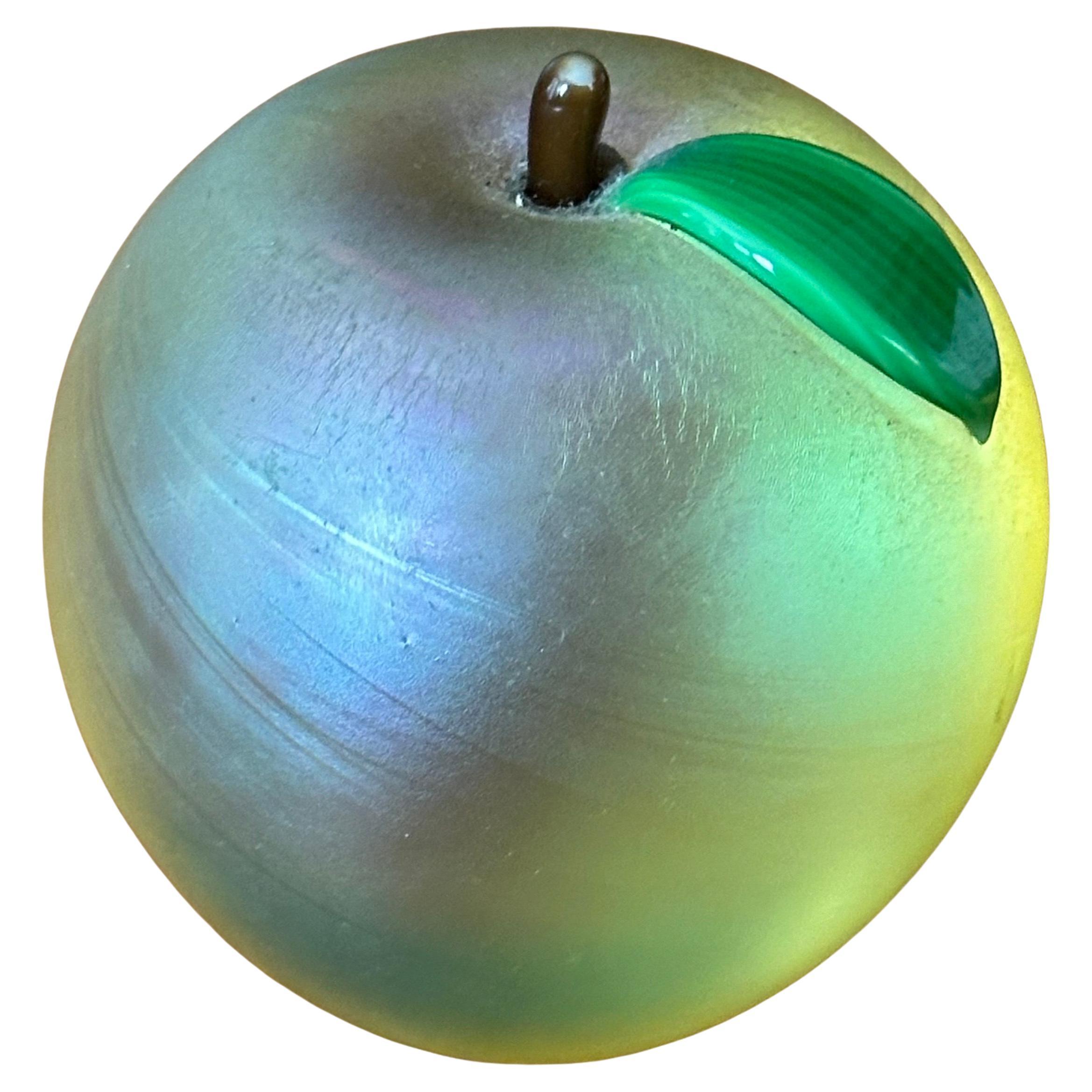 Escultura de vidrio artístico Manzana / Pisapapeles de Orient & Flume