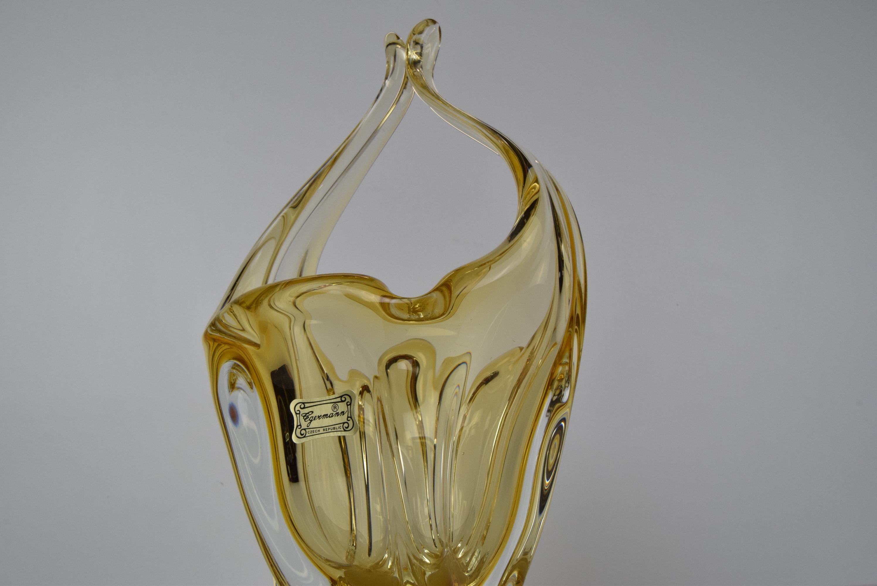 Art Glass Basket/ Egermann, Glaswork Novy Bor, Czechoslovakia, circa 1980's.  For Sale 7