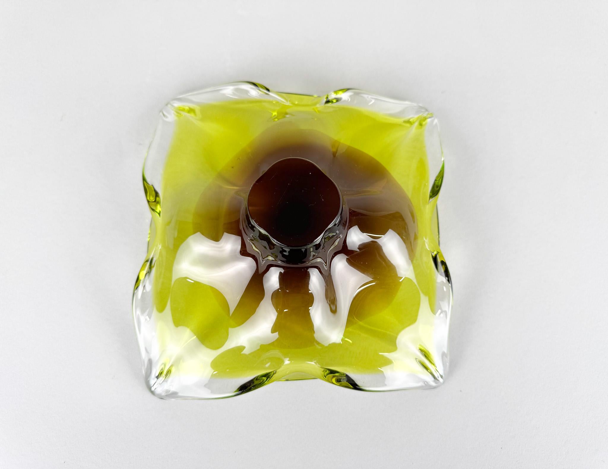 Cuenco de vidrio artístico del diseñador Josef Hospodka para Chribska Glassworks, años 60 en Bueno estado para la venta en Praha, CZ