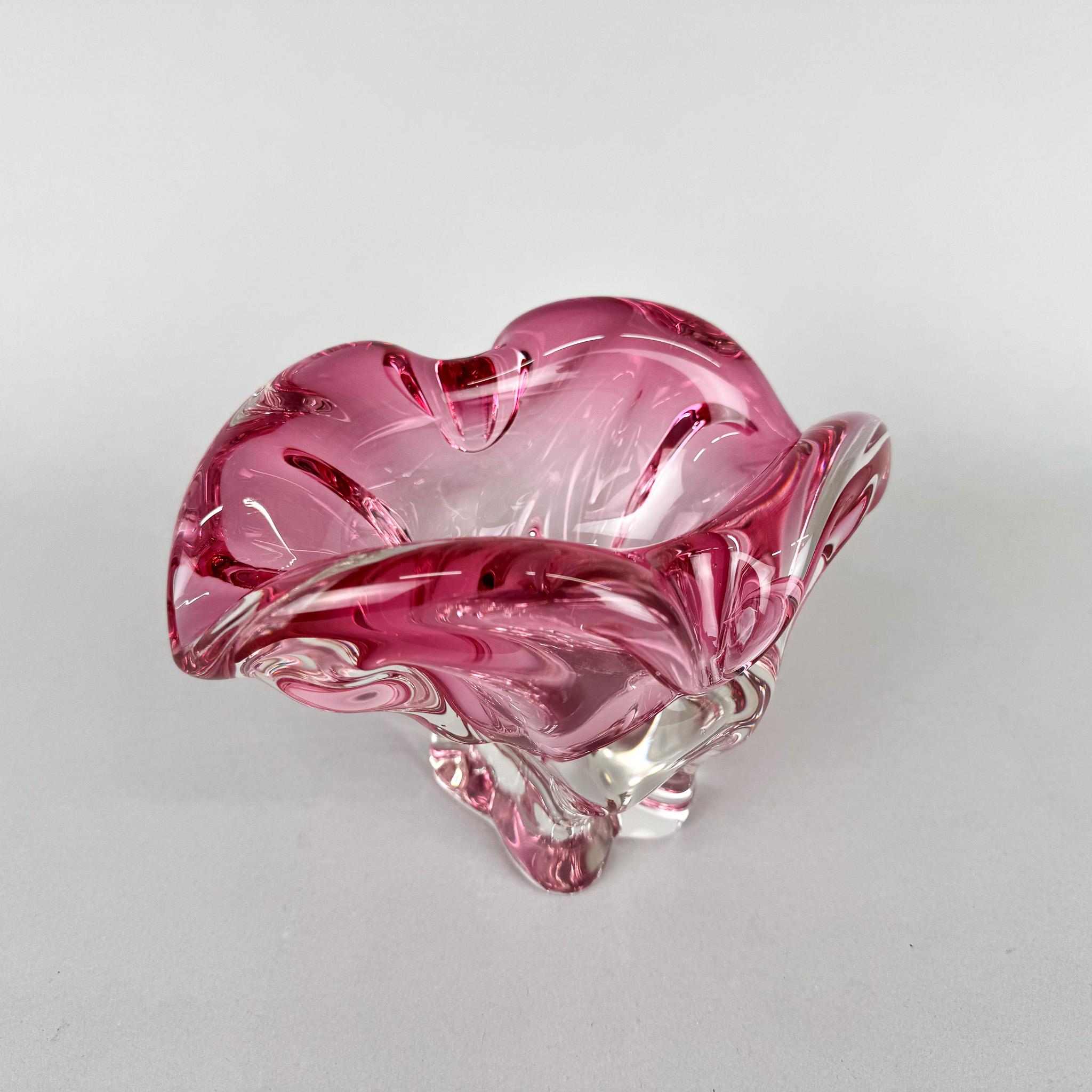 Cuenco de vidrio artístico del diseñador Josef Hospodka para Chribska Glassworks, años 60 siglo XX en venta