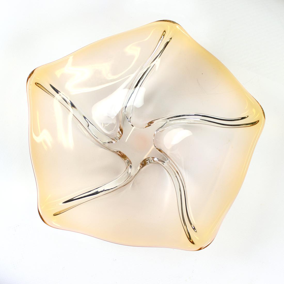 Mid-Century Modern Art Glass Bowl By Frantisek Zemek For Sklarna Mstisov, 1960s For Sale