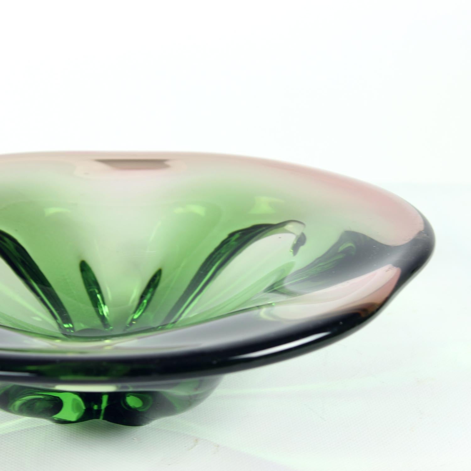 Art Glass Bowl By Frantisel Zemek For Mstisov Glass Factory, Czechoslovakia For Sale 3