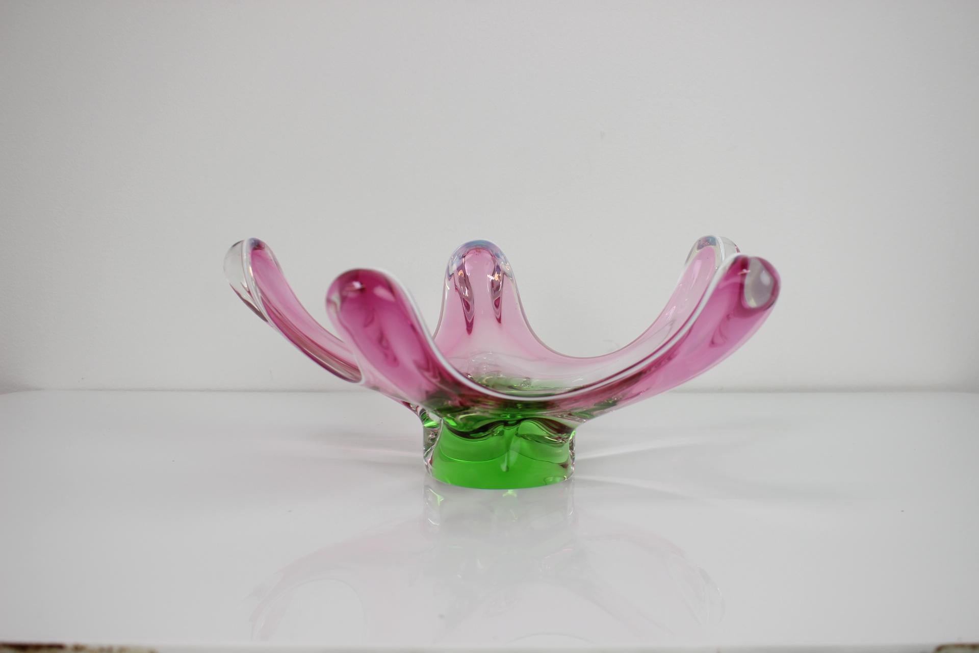 Cuenco de vidrio artístico de Josef Hospodka, Checoslovaquia, años 60 Vidrio artístico en venta