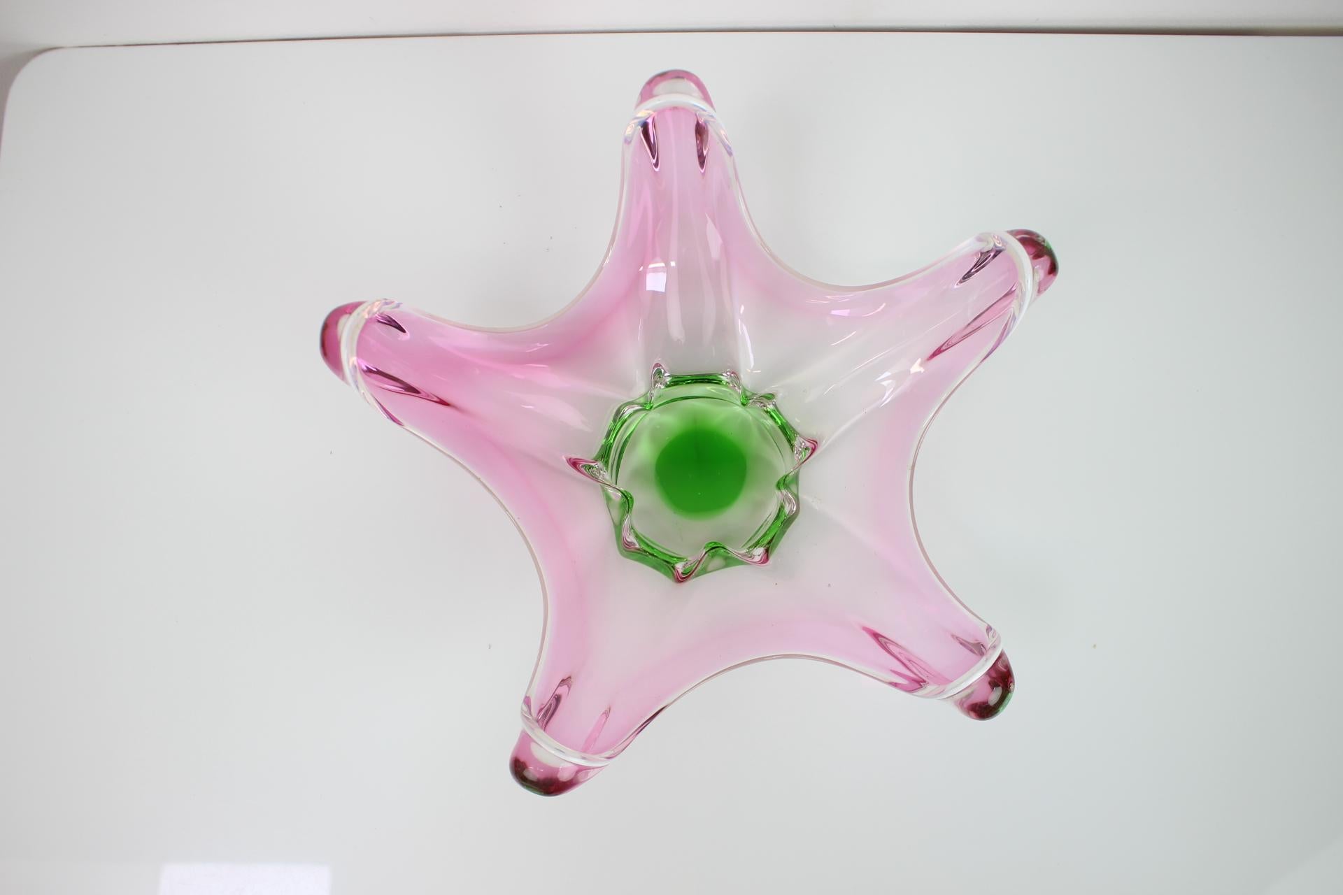 Cuenco de vidrio artístico de Josef Hospodka, Checoslovaquia, años 60 en venta 1