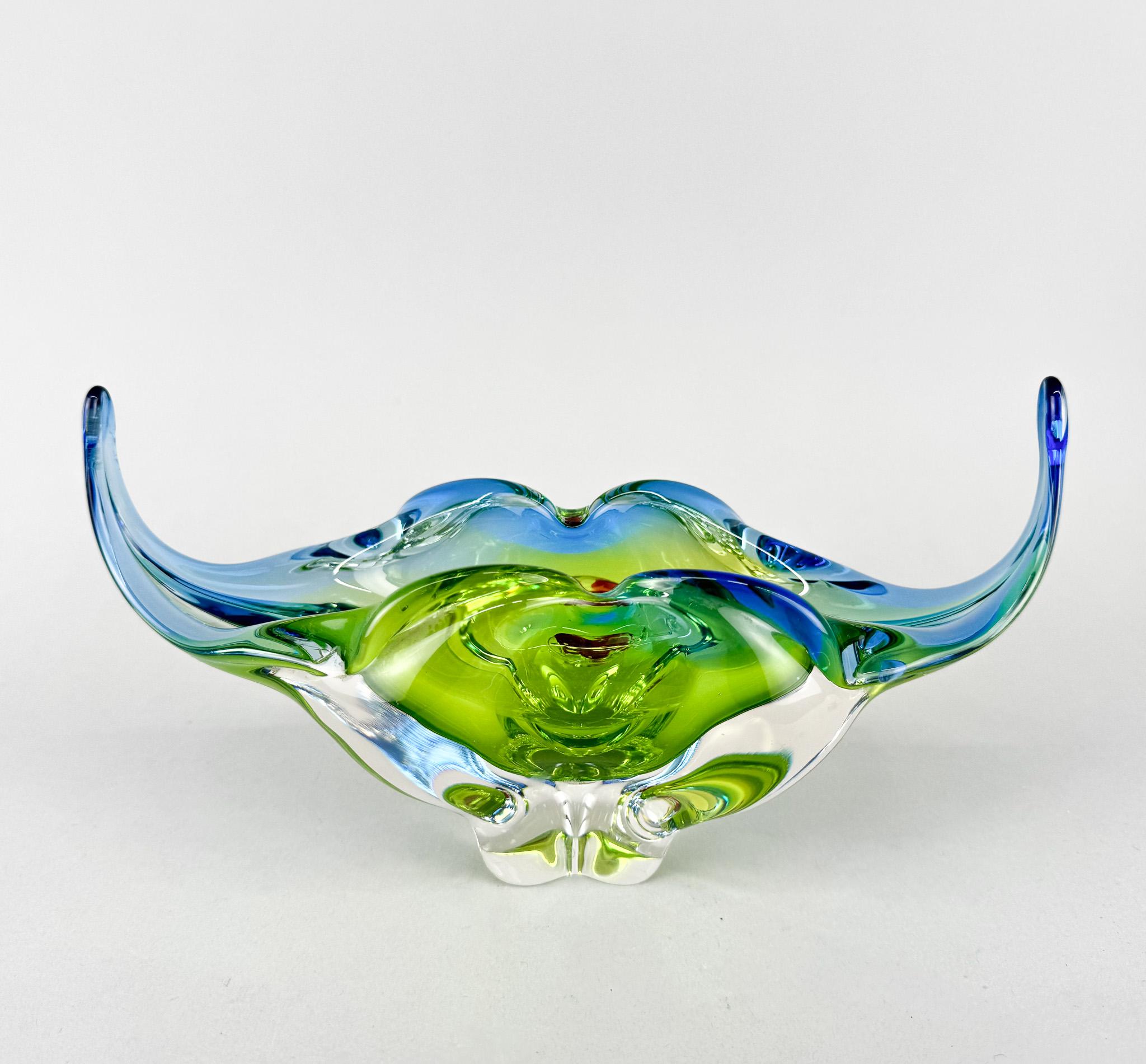 XX secolo Ciotola in vetro artistico di Josef Hospodka per Chribska Glassworks, anni '60 in vendita
