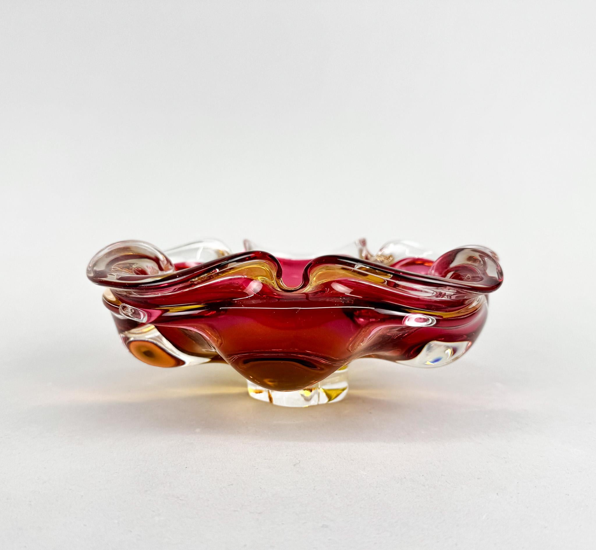 Vintage art glass bowl designed by Josef Hospodka and made by the Chribska Glassworks in former Czechoslovakia in th 1960's.