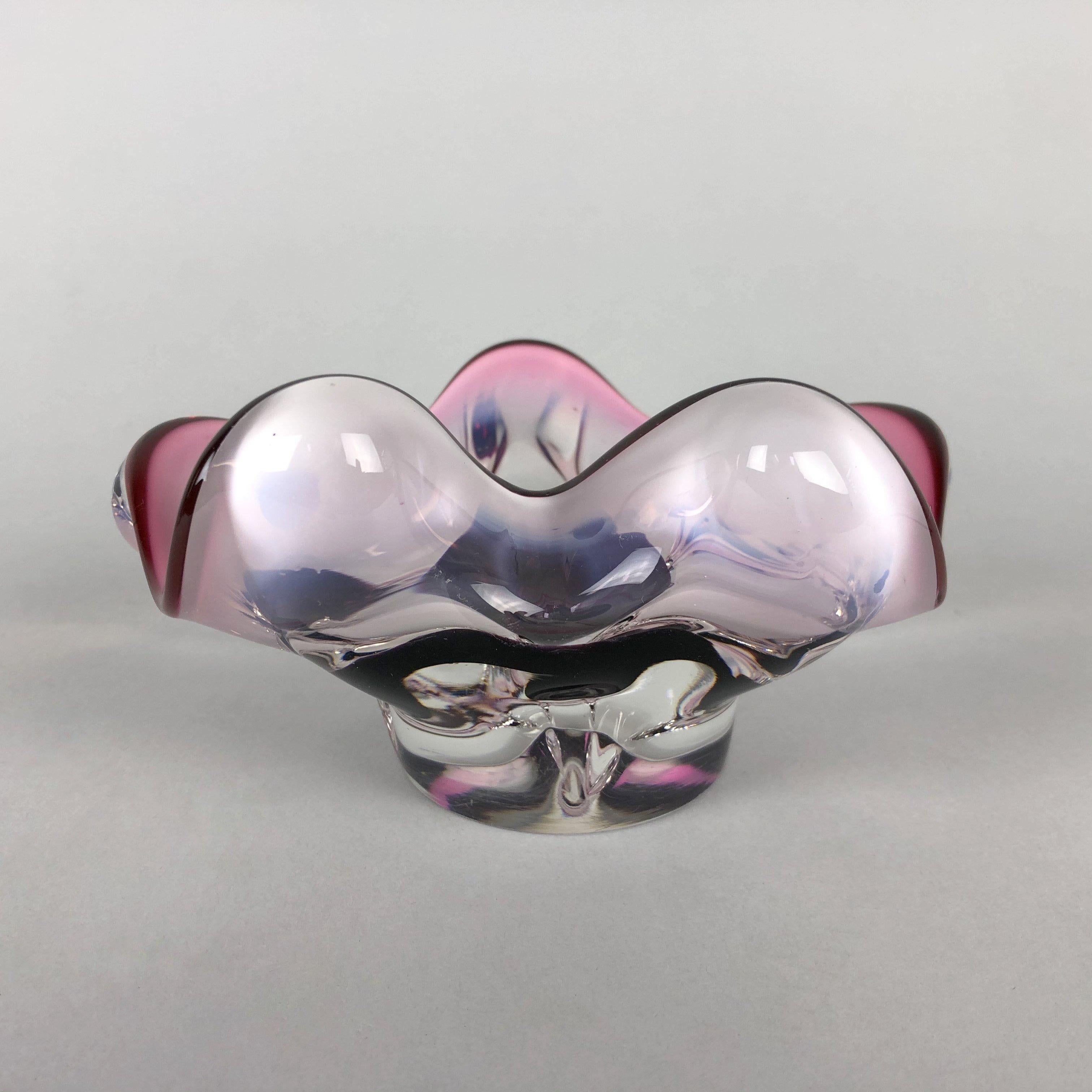 Mid-Century Modern Art Glass Bowl by Josef Hospodka for Chribska Glassworks, 1960's For Sale
