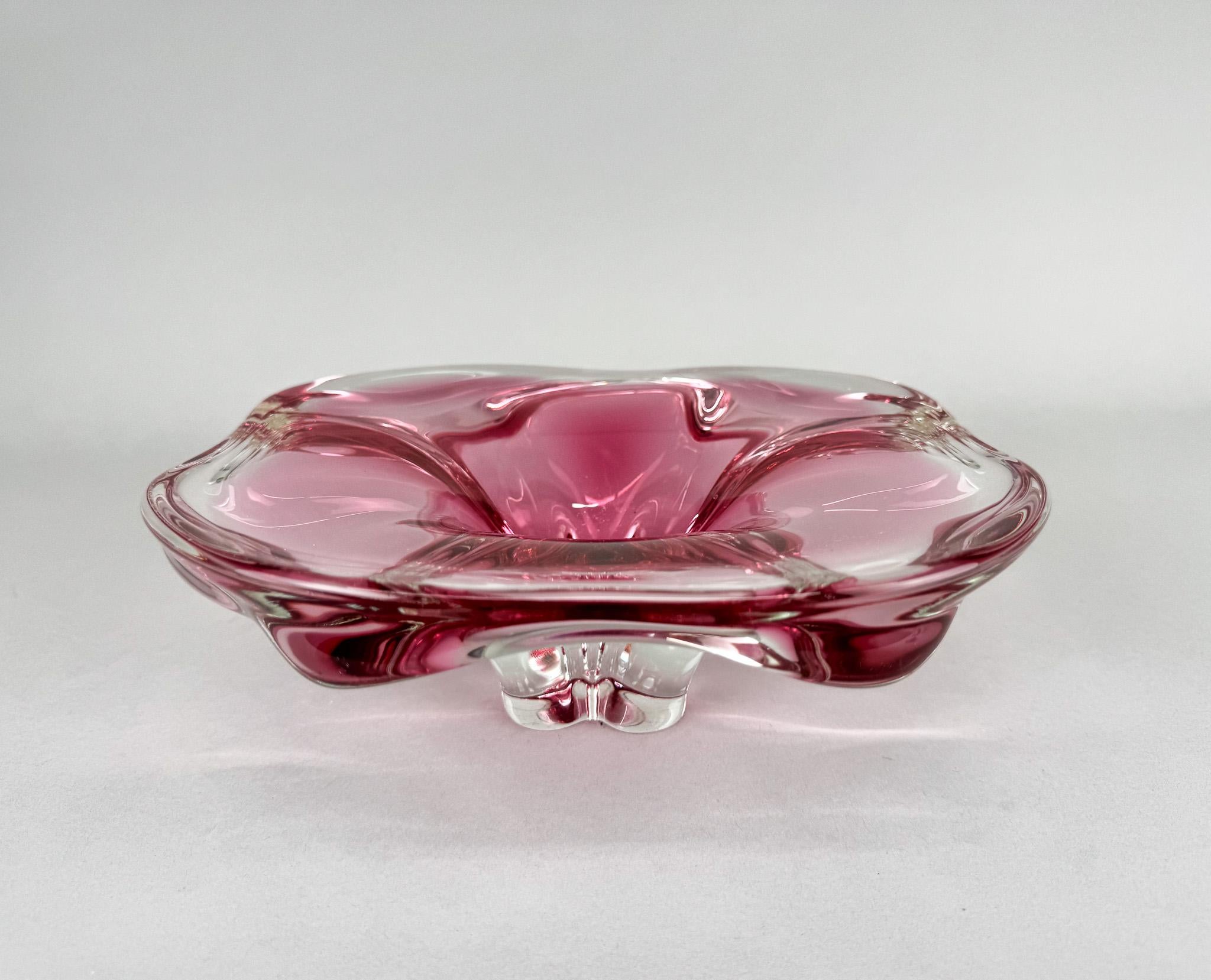 Ceco Ciotola in vetro artistico di Josef Hospodka per Chribska Glassworks, anni '60 in vendita