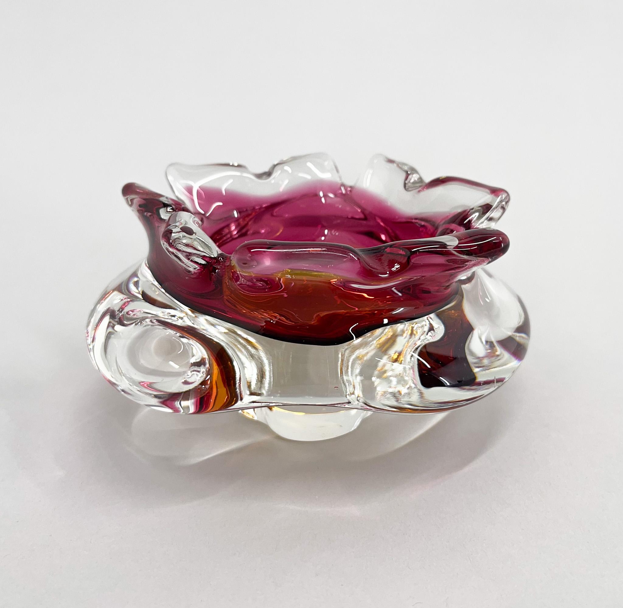 Art Glass Bowl by Josef Hospodka for Chribska Glassworks, 1960's In Good Condition For Sale In Praha, CZ