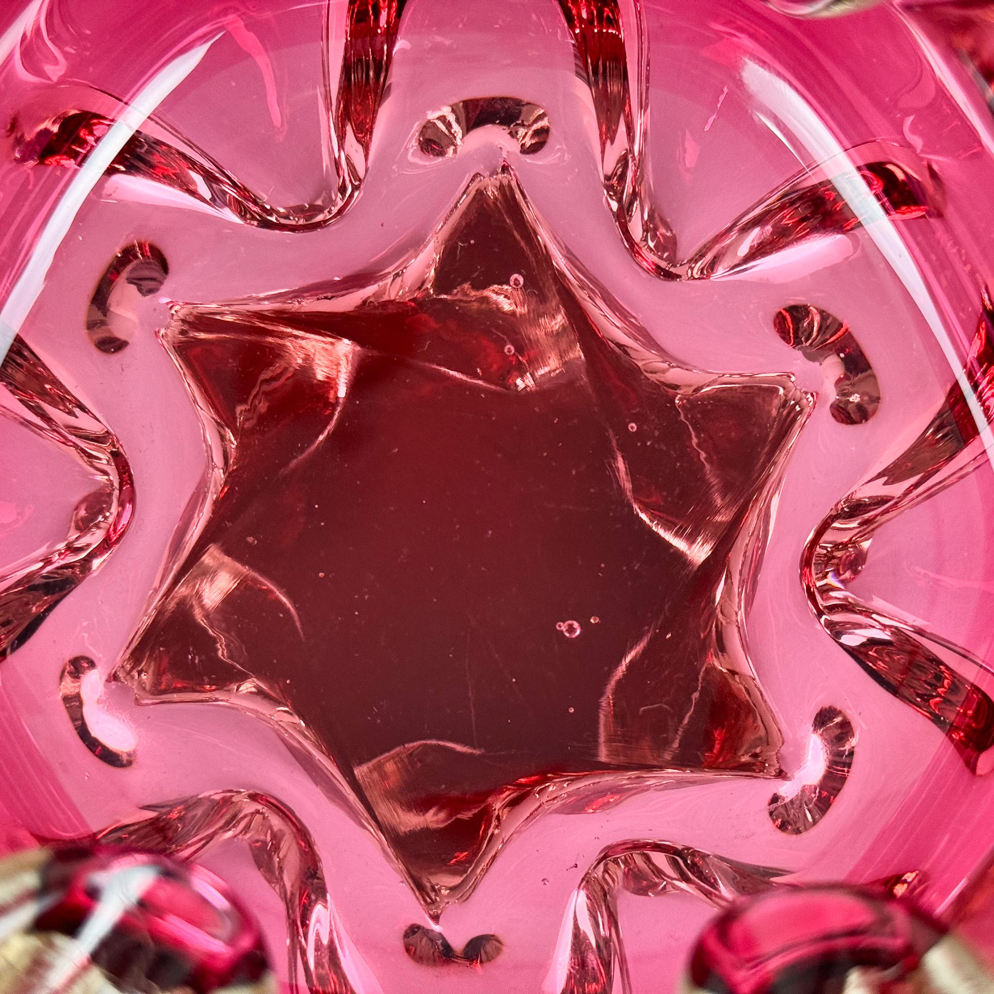 Ciotola in vetro artistico di Josef Hospodka per Chribska Glassworks, anni '60 In condizioni buone in vendita a Praha, CZ