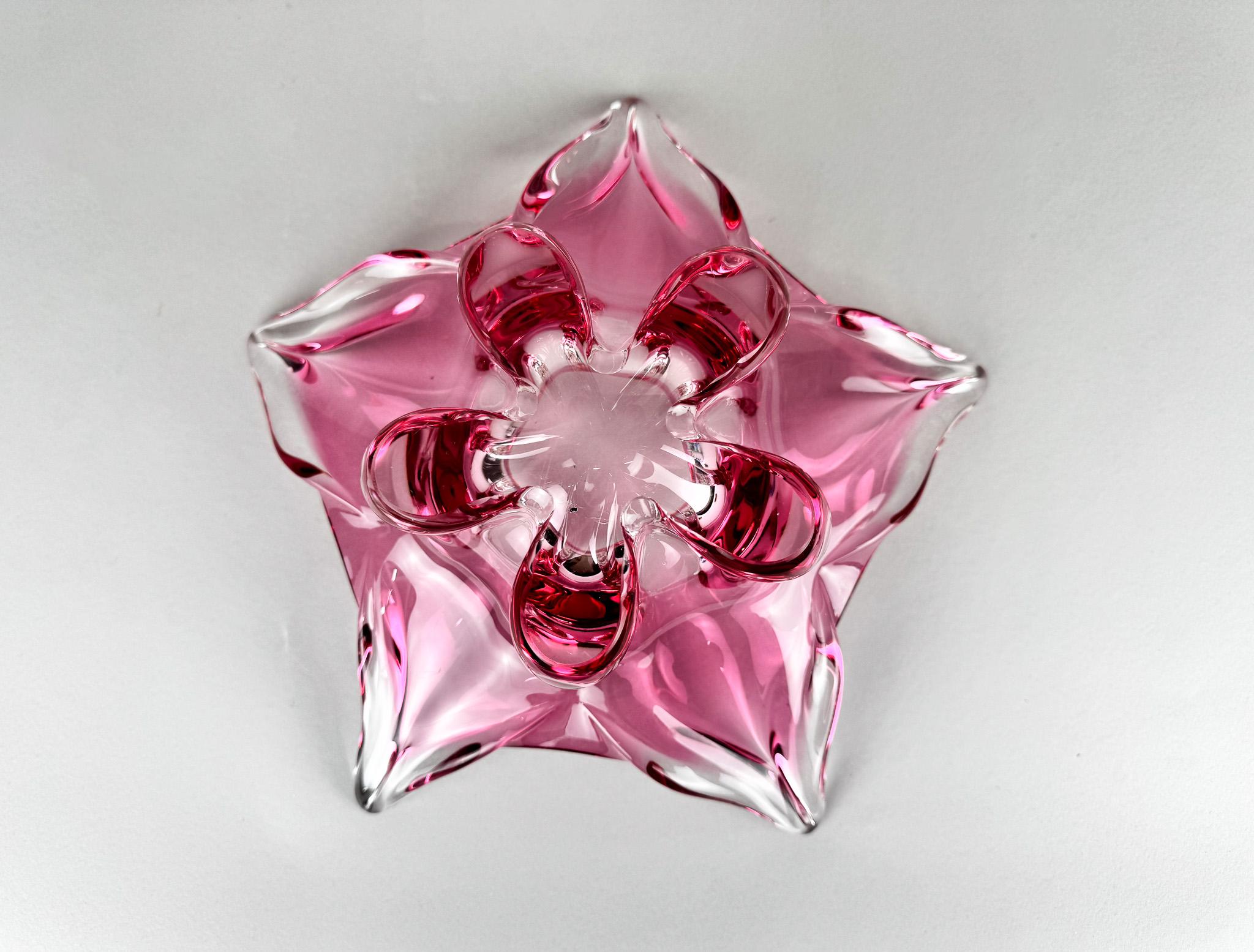 Ciotola in vetro artistico di Josef Hospodka per Chribska Glassworks, anni '60 In condizioni buone in vendita a Praha, CZ