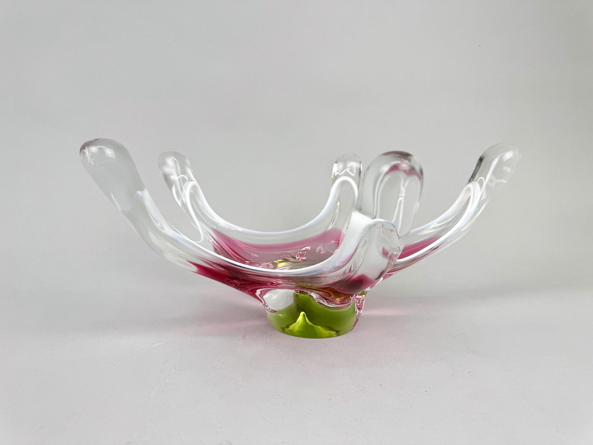 Bol en verre d'art de Josef Hospodka pour Chribska Glassworks, années 1960 Bon état - En vente à Praha, CZ