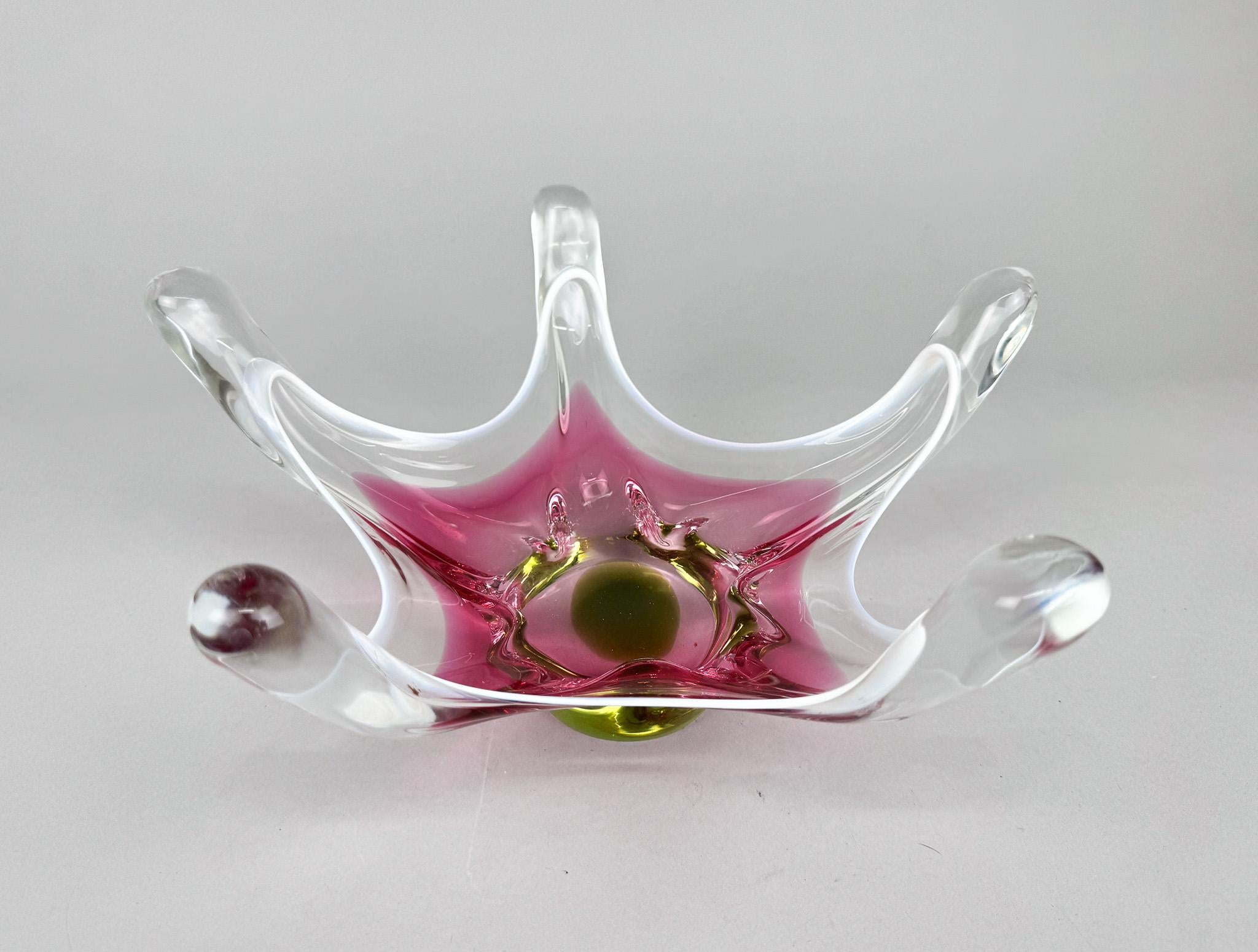 20ième siècle Bol en verre d'art de Josef Hospodka pour Chribska Glassworks, années 1960 en vente