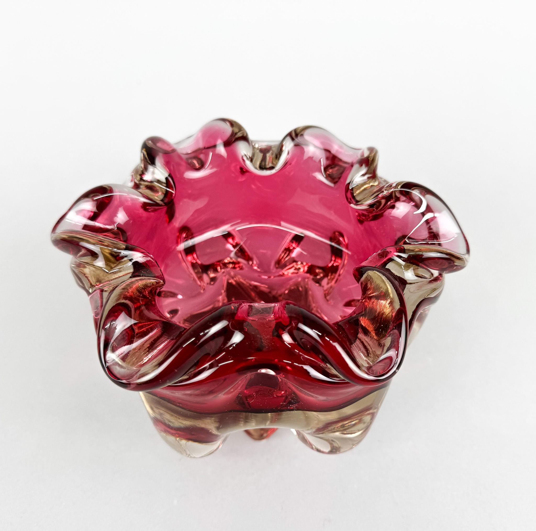 Vetro artistico Ciotola in vetro artistico di Josef Hospodka per Chribska Glassworks, anni '60 in vendita