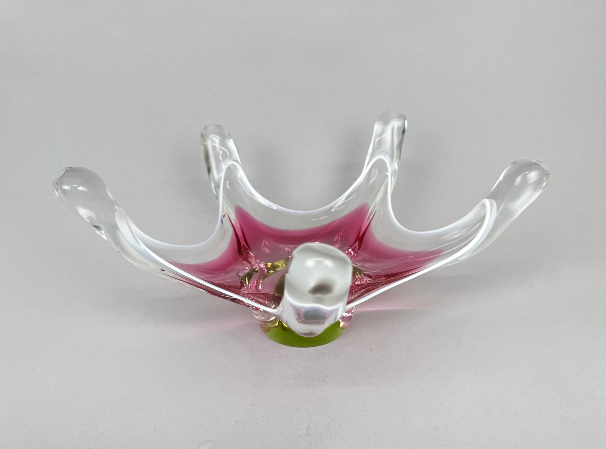 Verre d'art Bol en verre d'art de Josef Hospodka pour Chribska Glassworks, années 1960 en vente