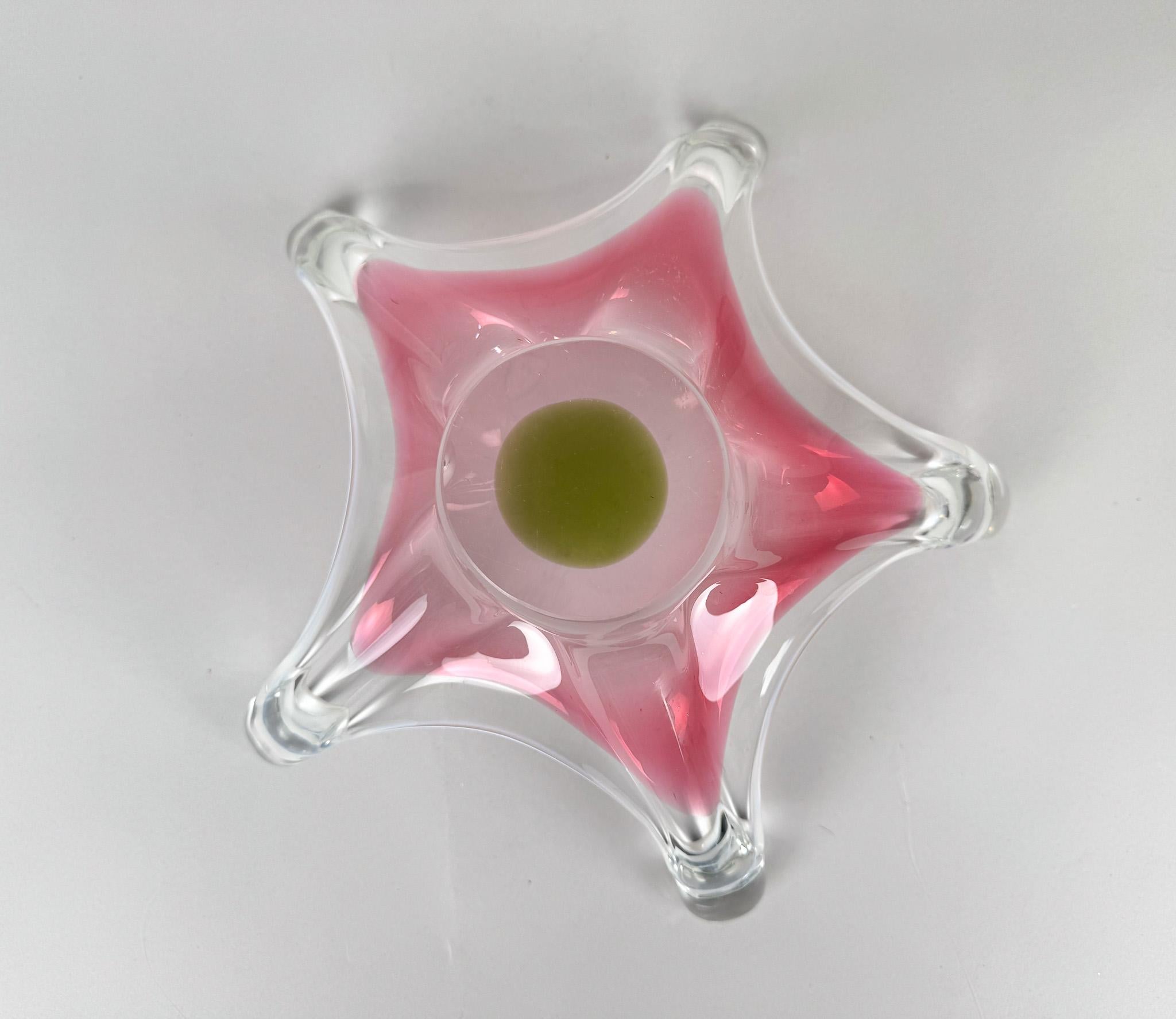 Bol en verre d'art de Josef Hospodka pour Chribska Glassworks, années 1960 en vente 2