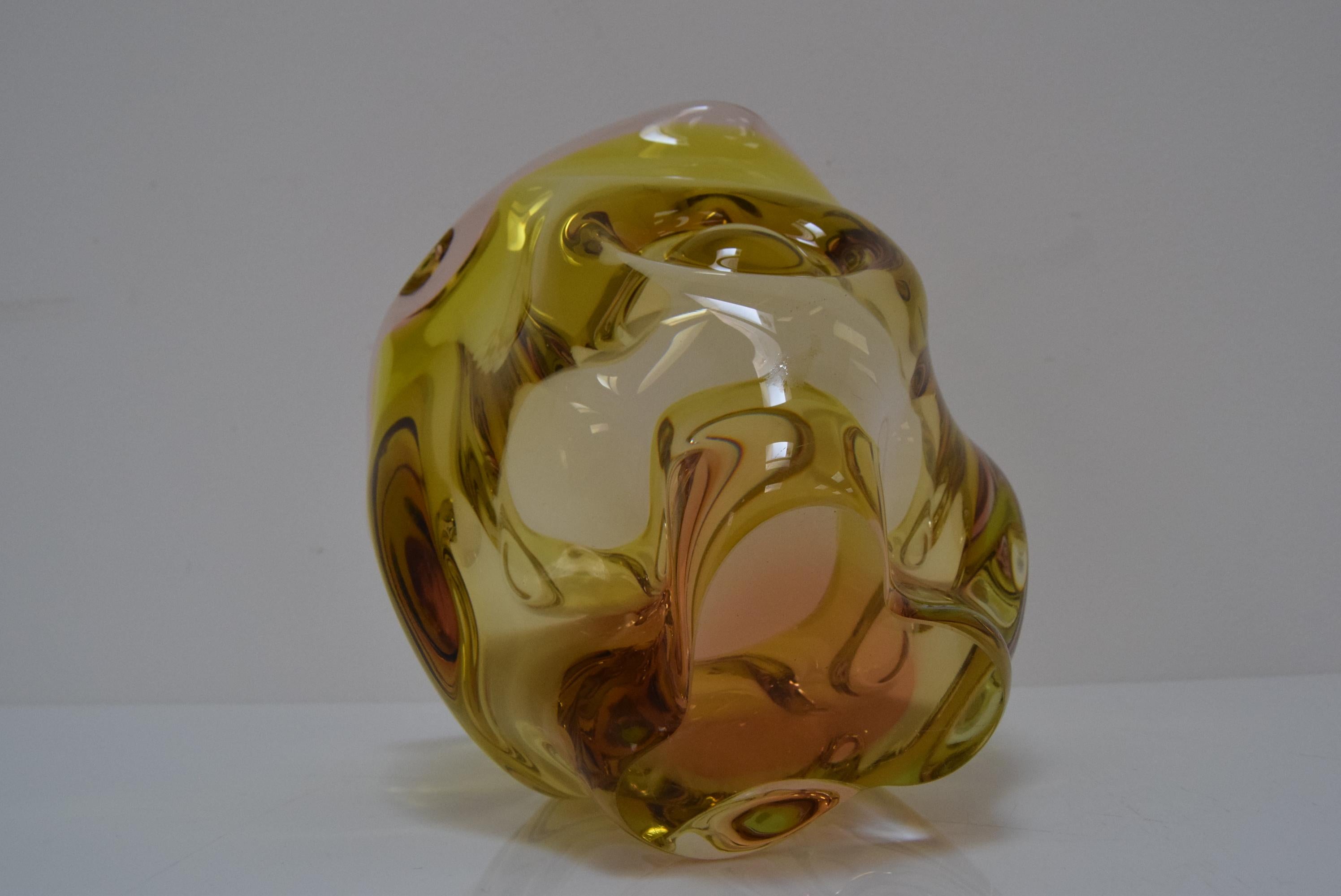 Art Glass Bowl  by Josef Hospodka for Glasswork Chribska, 1960's.  For Sale 5