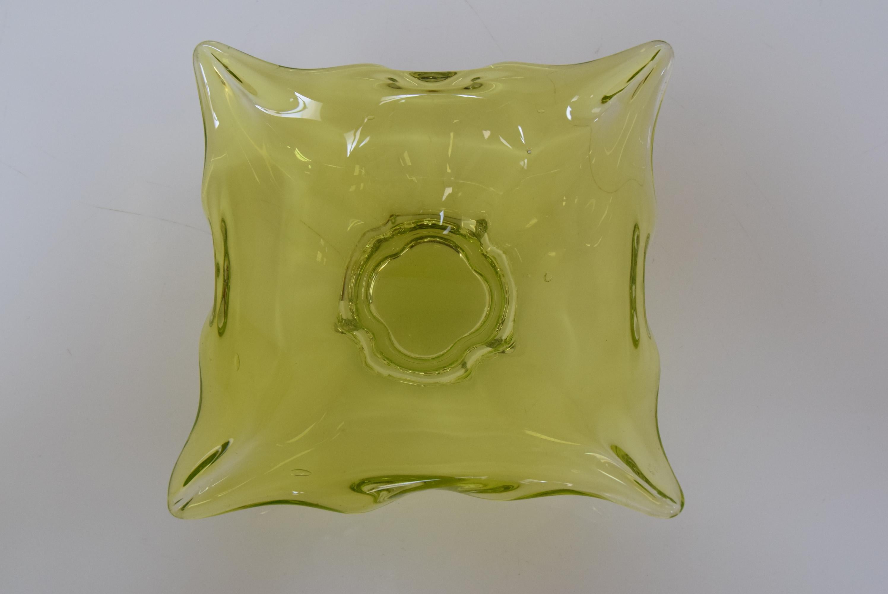 Czech Art Glass Bowl by Josef Hospodka for Glasswork Chribska, 1960s For Sale
