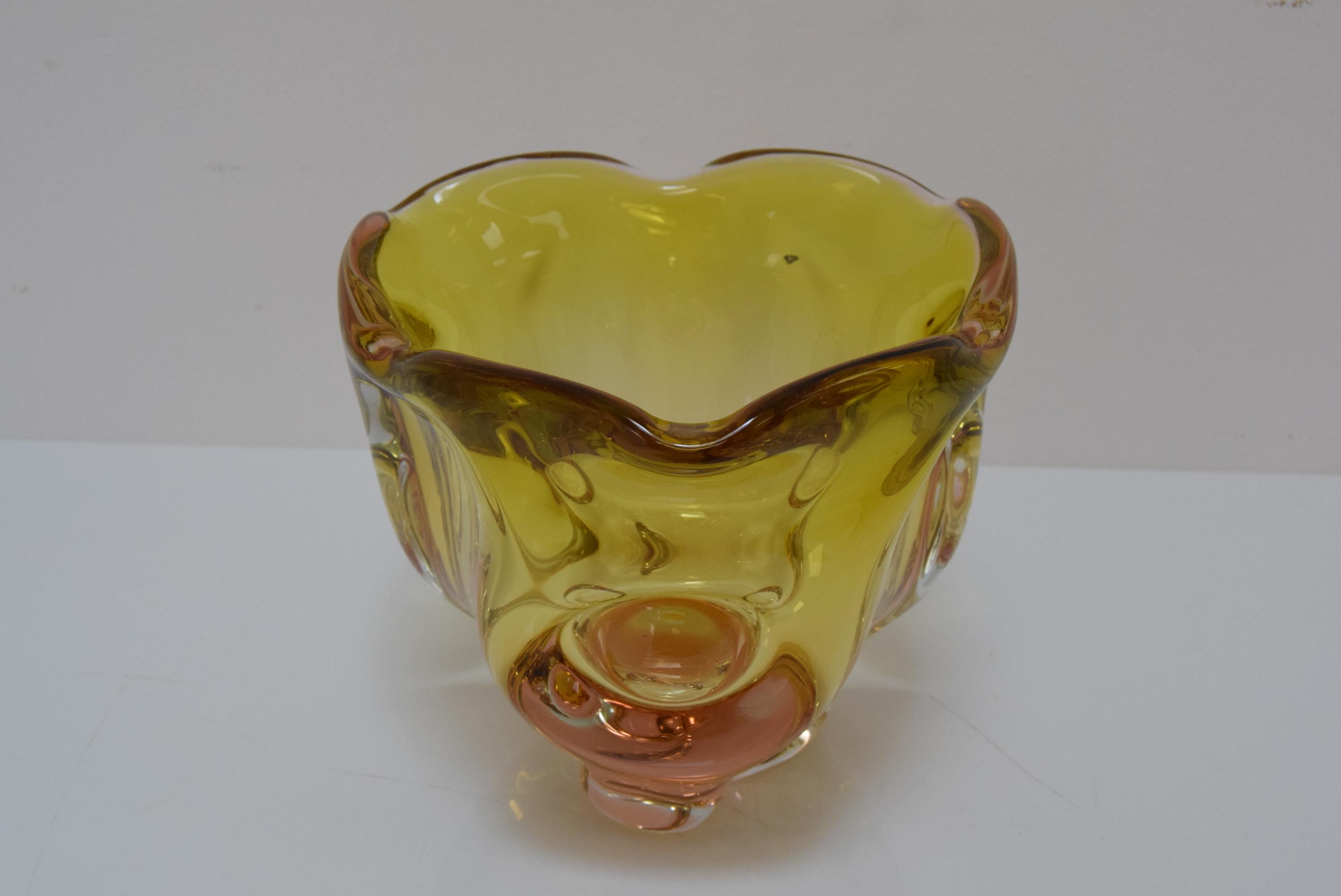 Art Glass Bowl  by Josef Hospodka for Glasswork Chribska, 1960's.  For Sale 1