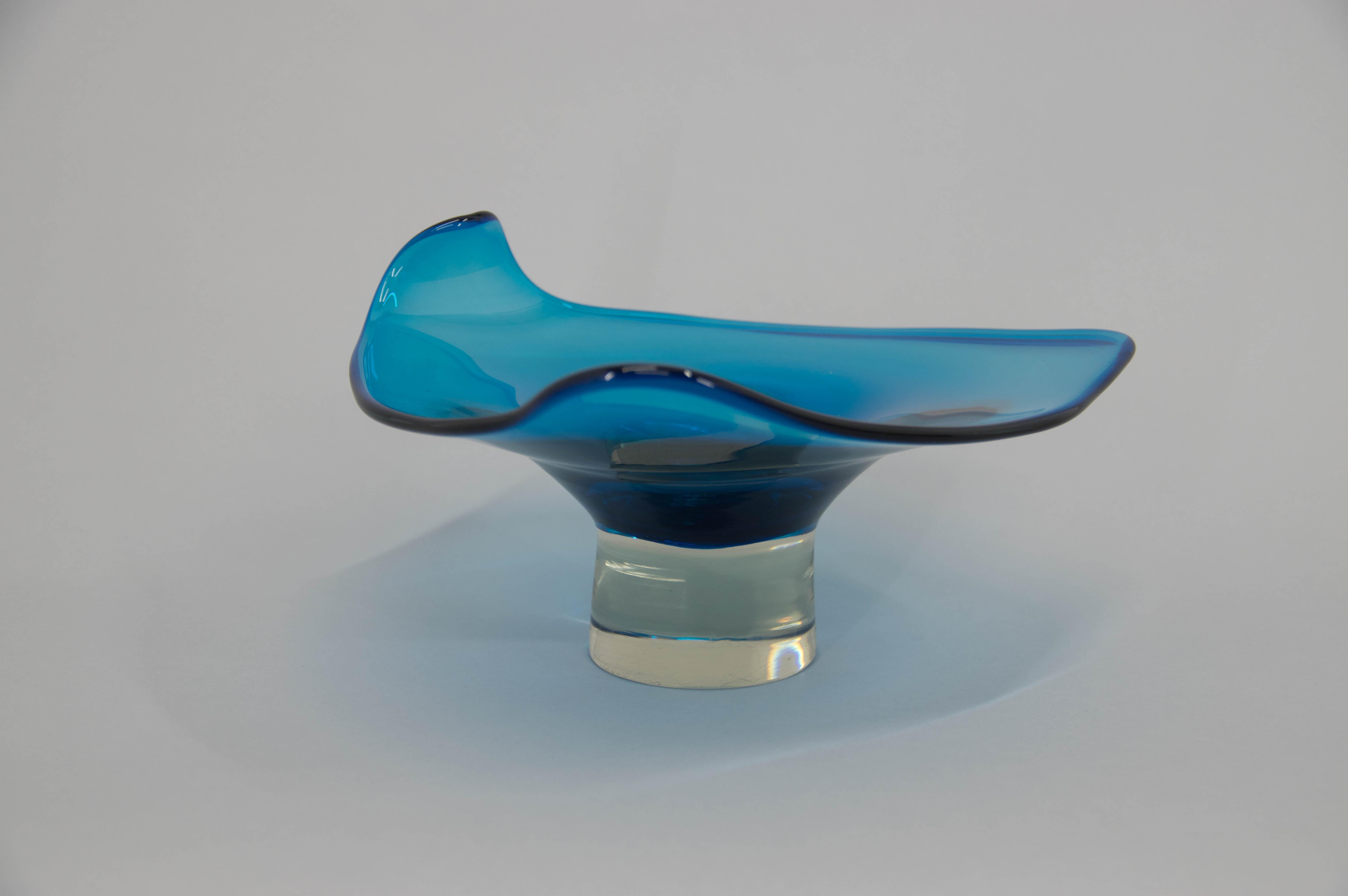 Modern Art Glass Bowl by Milan Metelak, circa 1980 For Sale