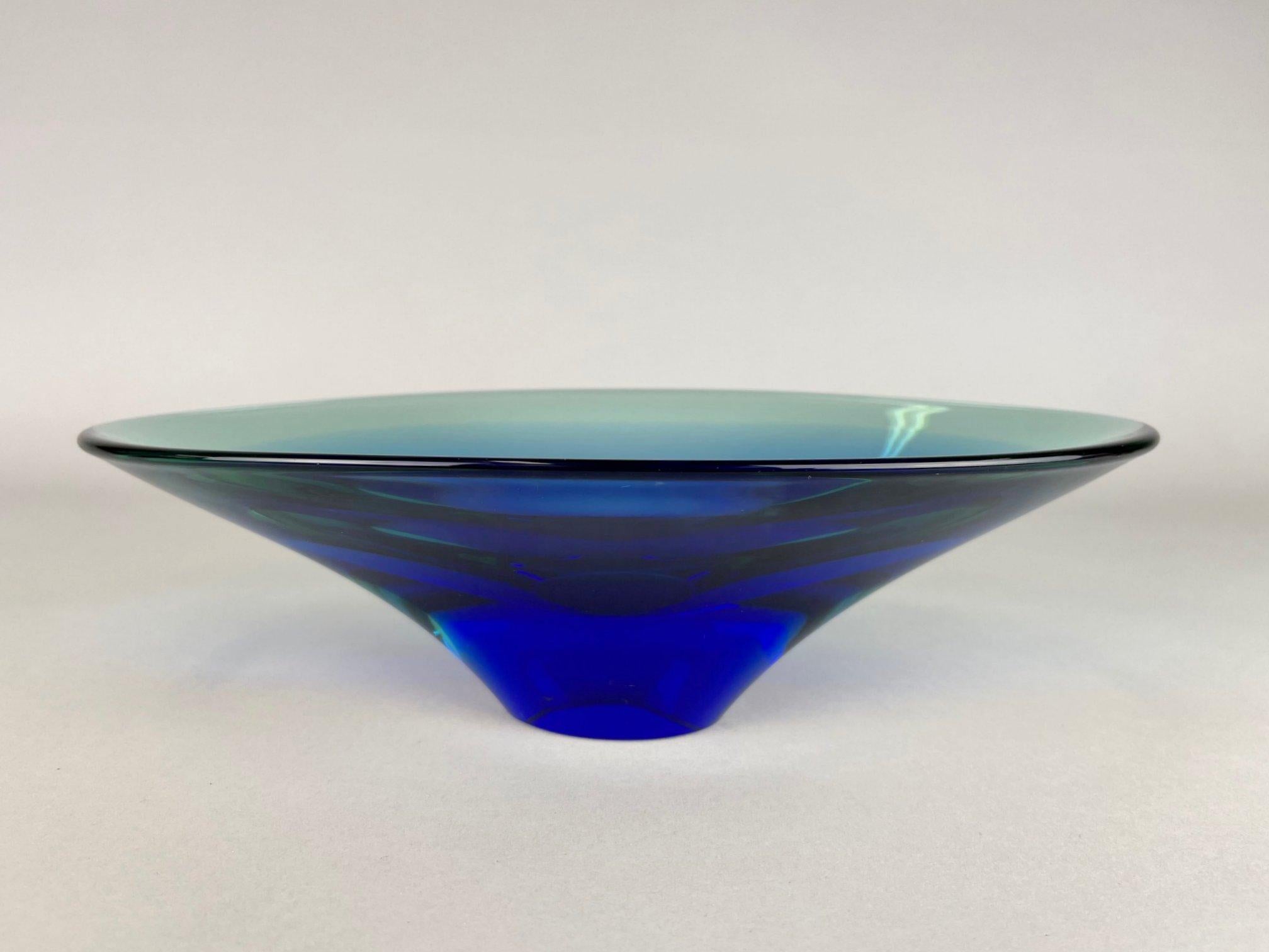 Art Glass Bowl by Miloslav Klinger, 1960's For Sale 3