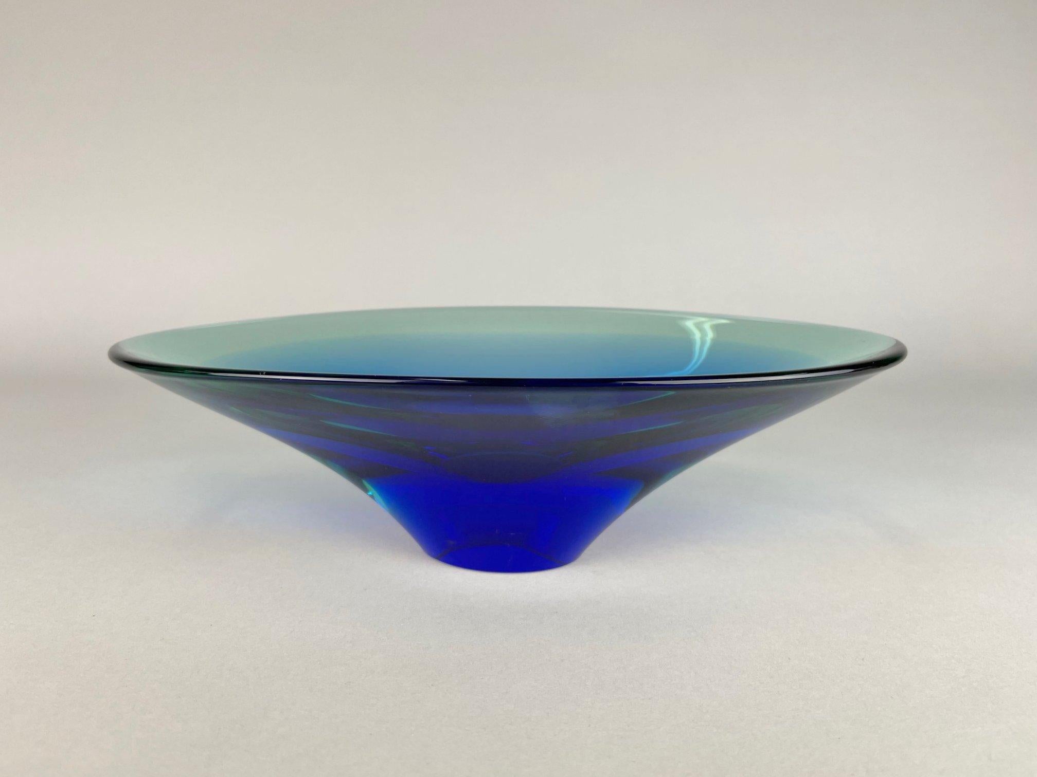 Beautiful art glass bowl designed by glass artist Miloslav Klinger for Zelezny Brod Glassworks (ZBS) in Czechoslovakia in the 1960's.