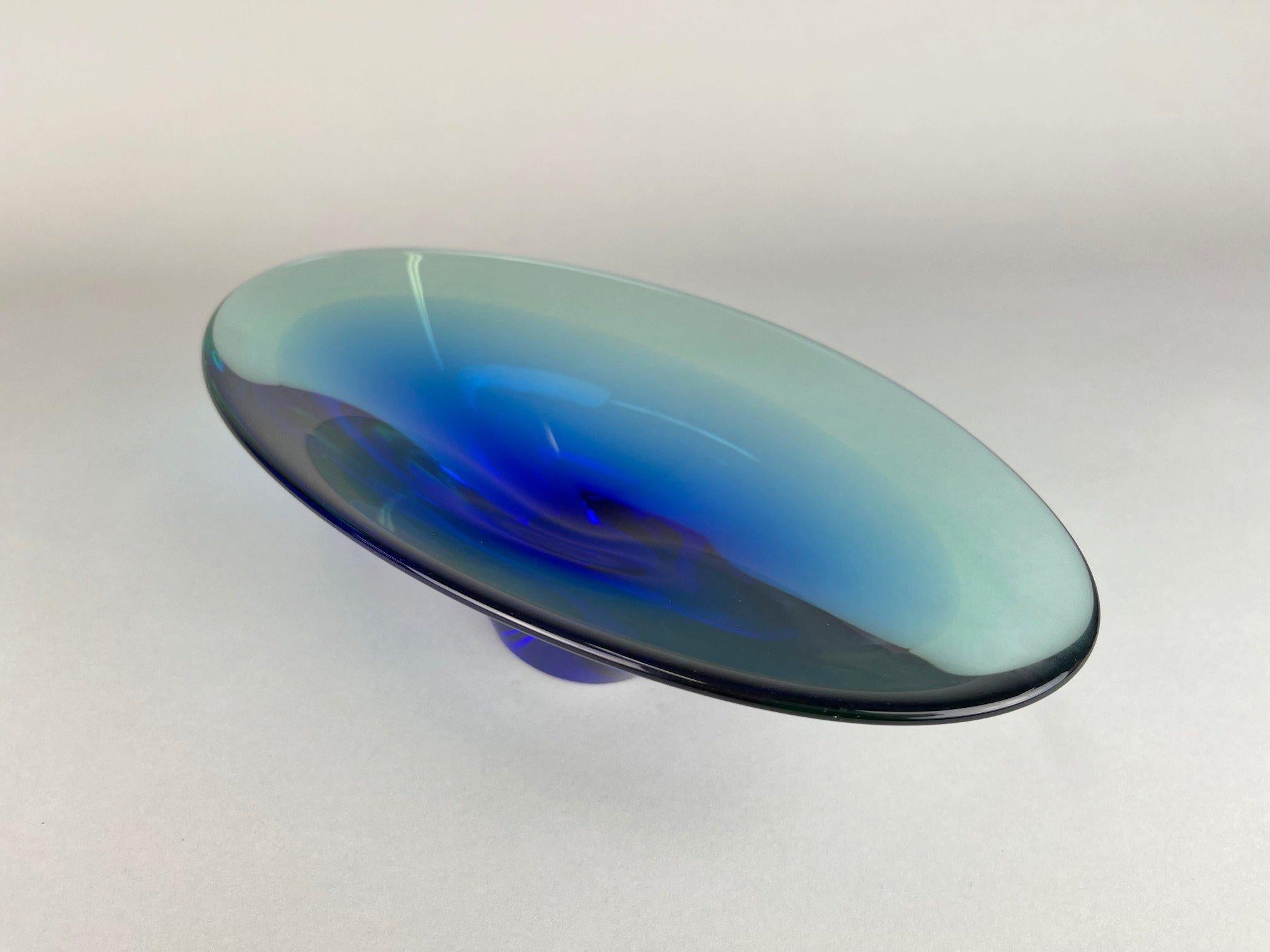 Art Glass Bowl by Miloslav Klinger, 1960's In Good Condition For Sale In Praha, CZ