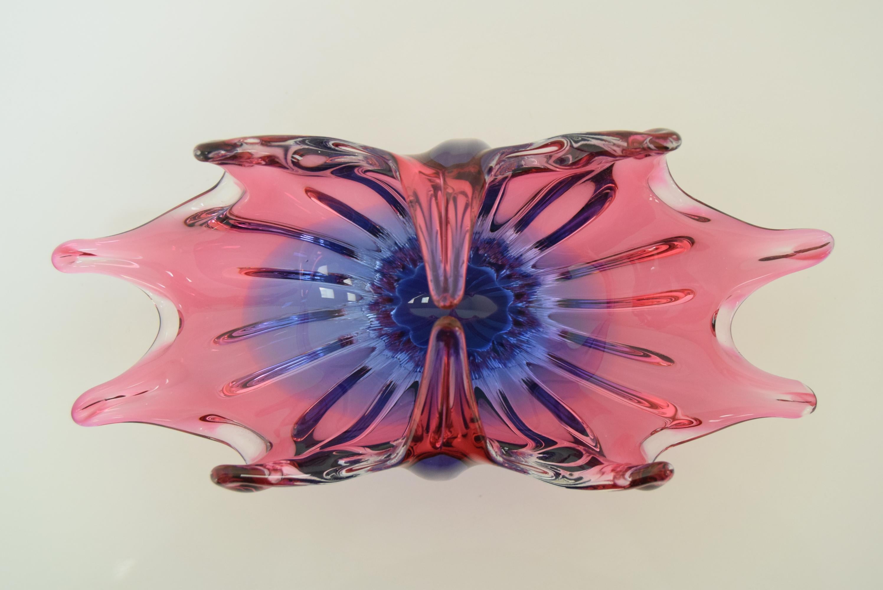 Mid-Century Modern Art Glass Bowl Designed by Josef Hospodka for Chribska, 1960's For Sale