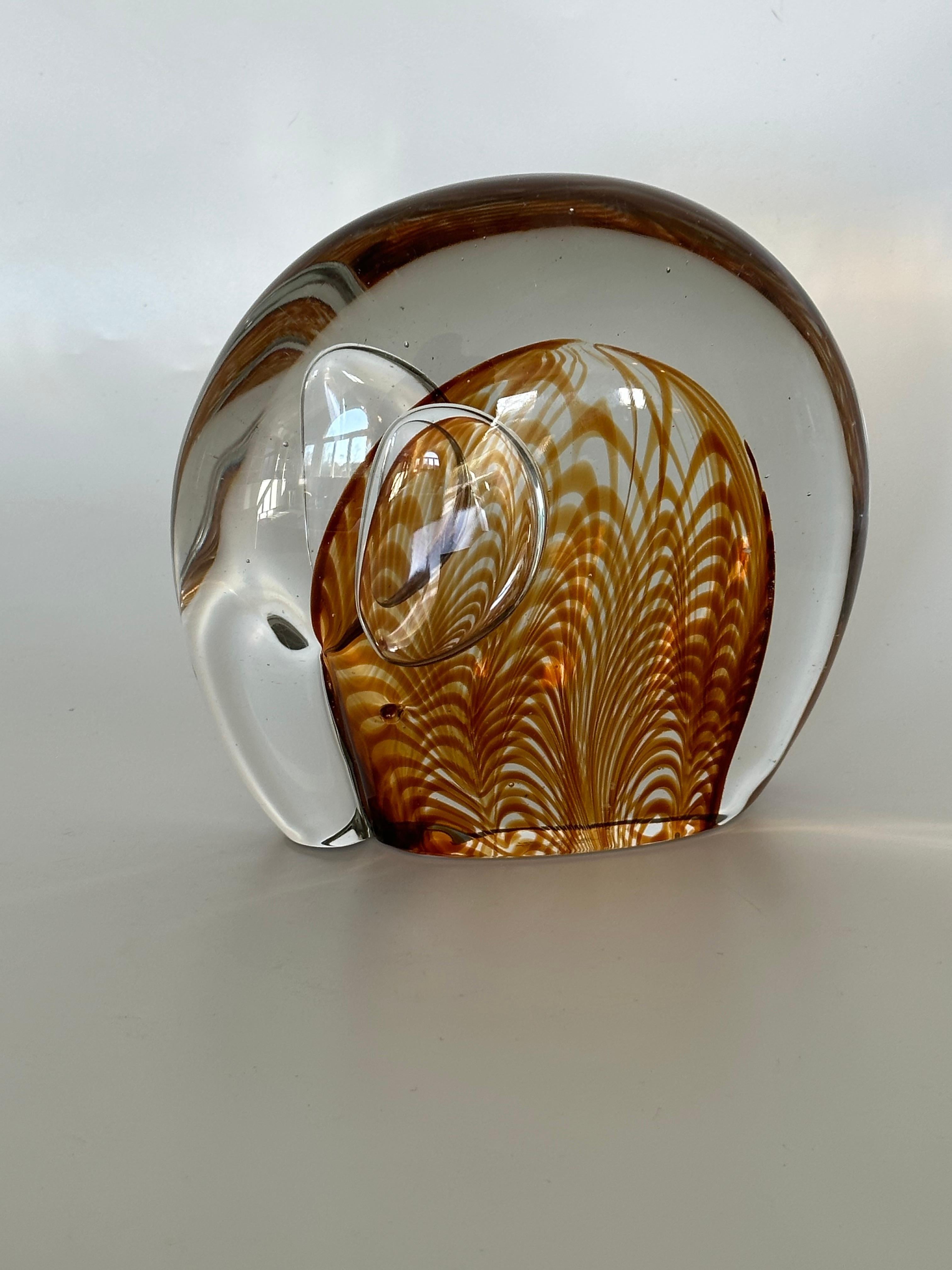 Cenedese Murano-Elefantenfigur aus Kunstglas in Fenitio-Glas, signiert vom Künstler  (Muranoglas) im Angebot