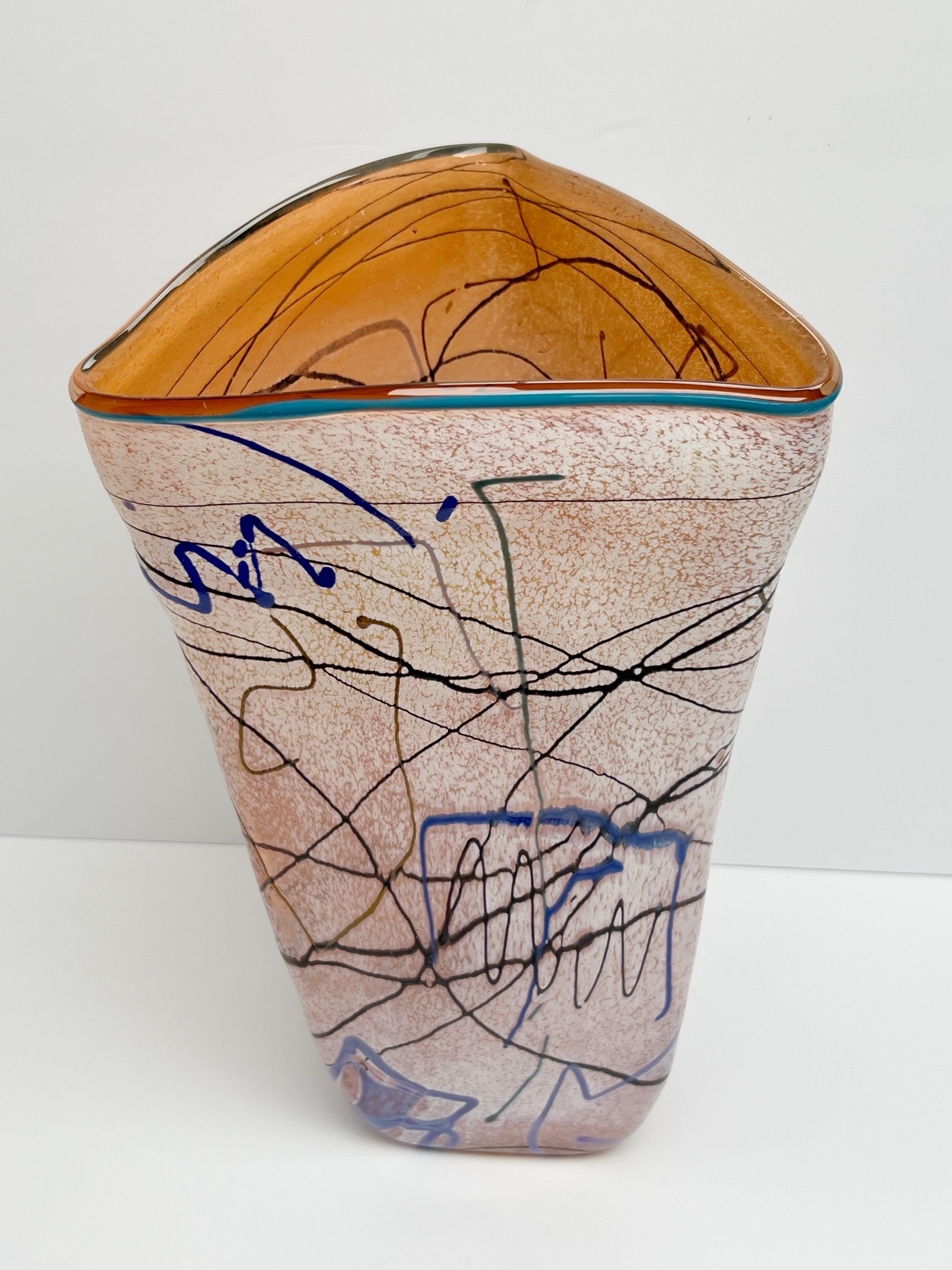 Bunte Vase aus Kunstglas von Taylor Backes im Zustand „Hervorragend“ im Angebot in Miami, FL