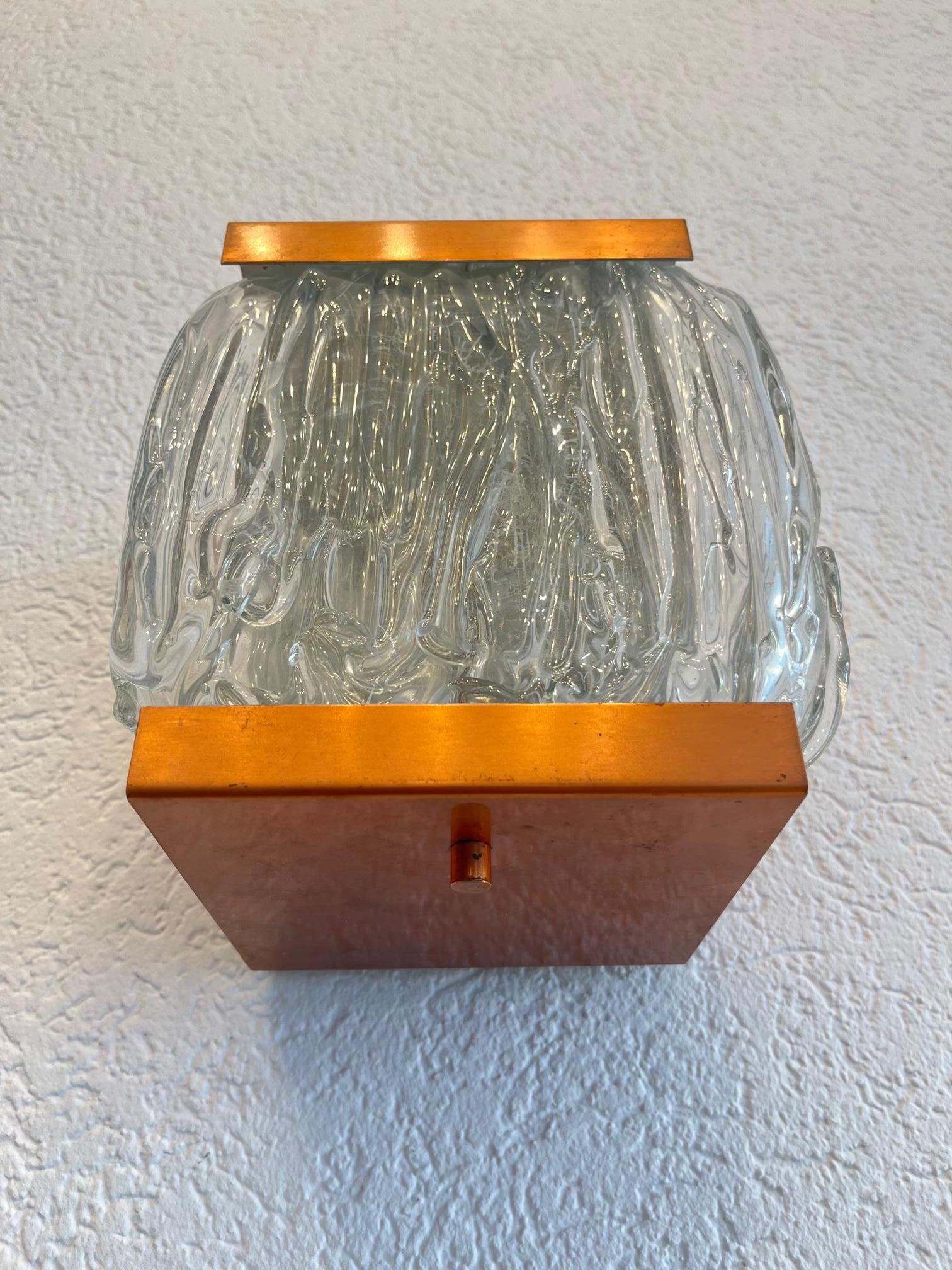 Art Glass & Copper Elegant Pair of Wall Lamps circa 1950s In Good Condition For Sale In Geneva, CH