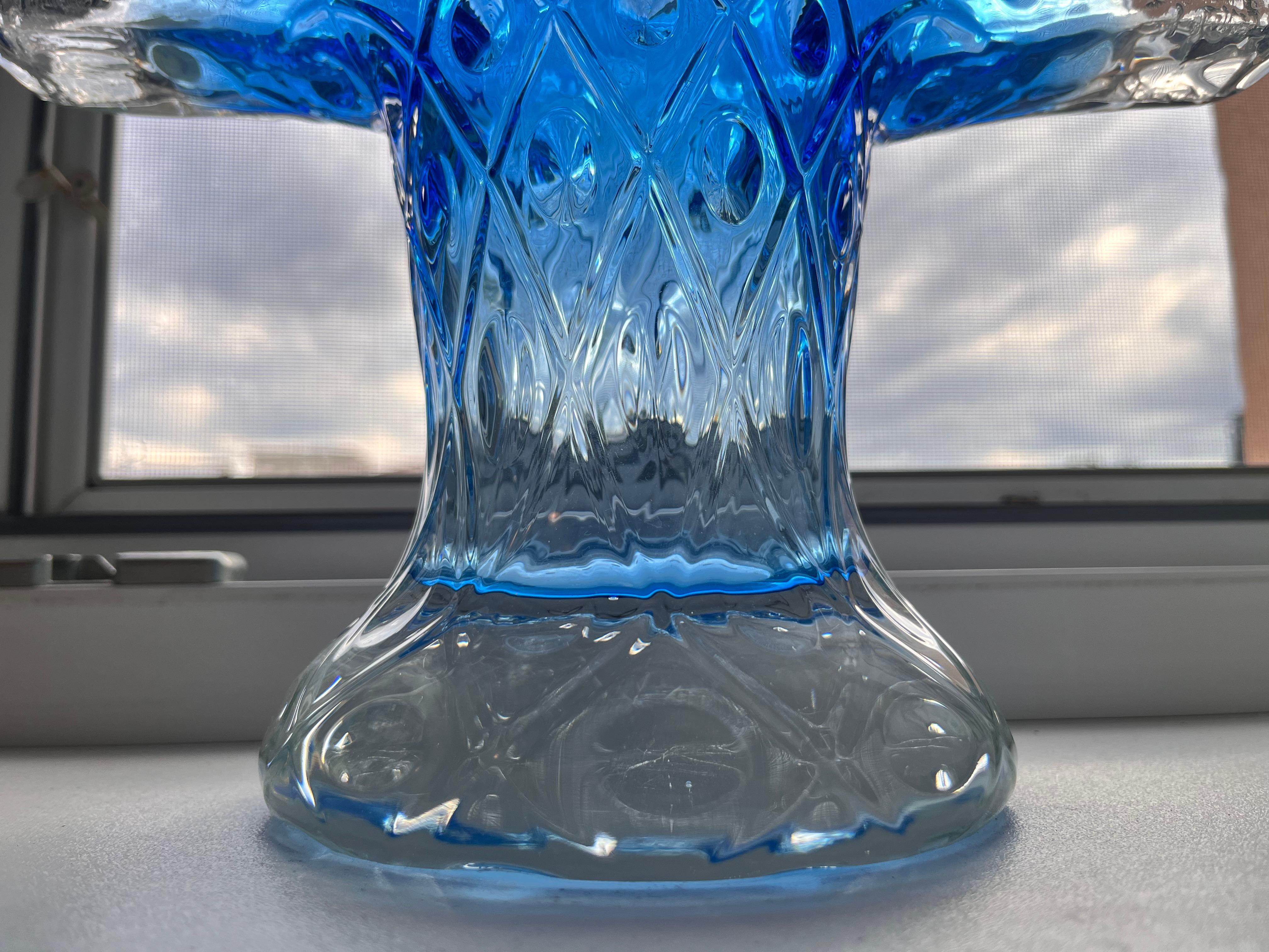 Metà XX secolo Vaso in vetro Art glass design metà secolo 1960 - Cecoslovacchia in vendita