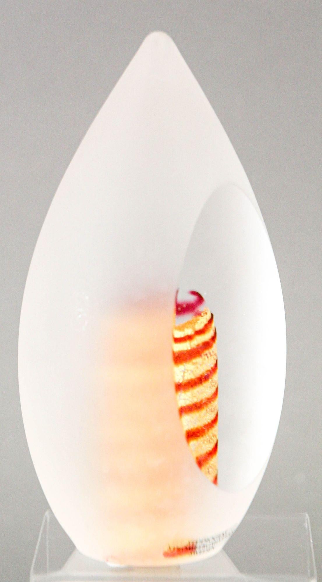20th Century Art Glass Egg Sculpture Paperweight by Studioglas Strombergshyttan Sweden 1970s For Sale