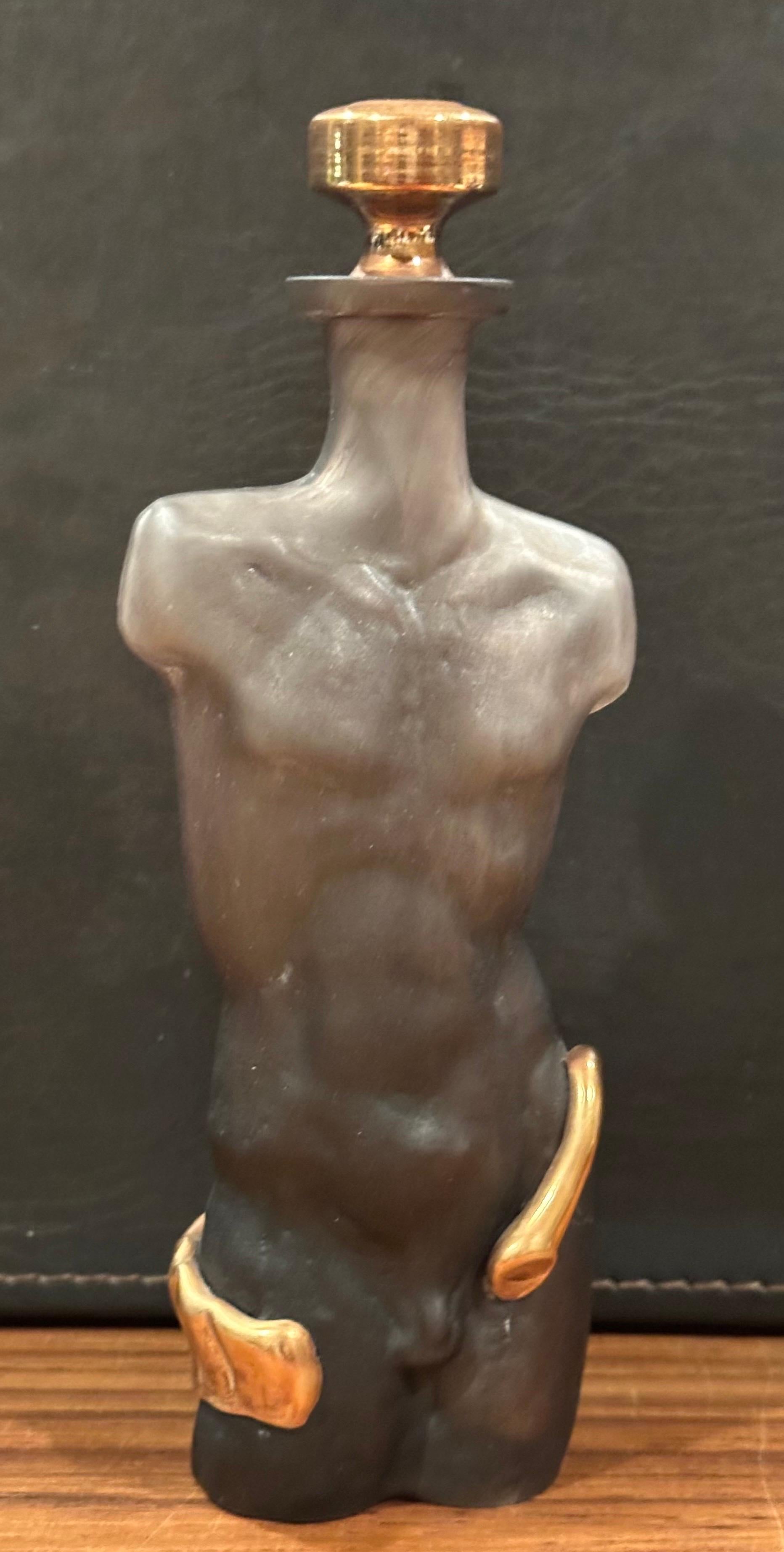 Fatto a mano Bottiglia di profumo figurativa in vetro artistico con tappo di Elena Graure Manta in vendita