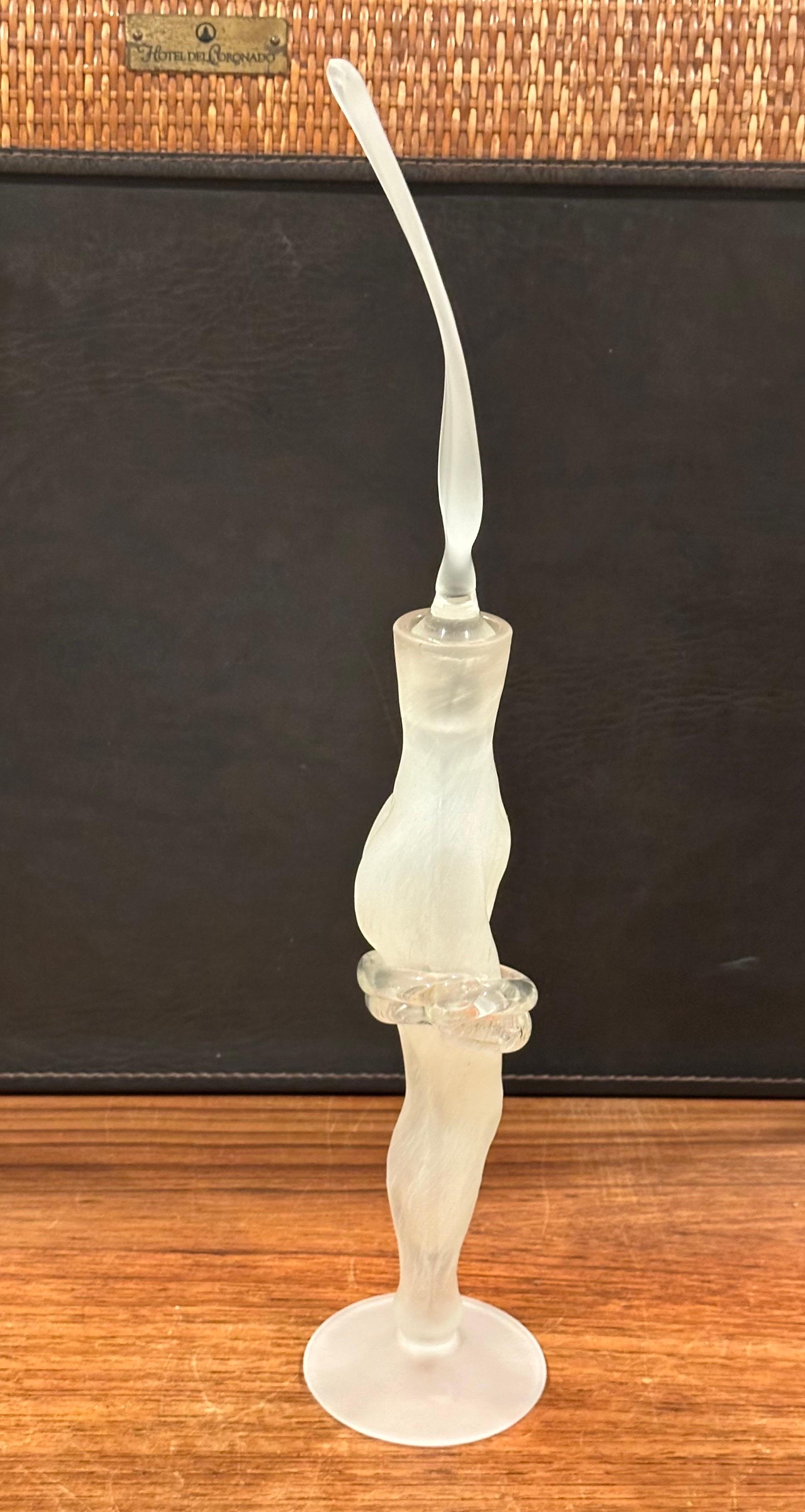 Frasco de perfume figurativo de vidrio artístico con tapón de Elena Graure Manta en venta 1