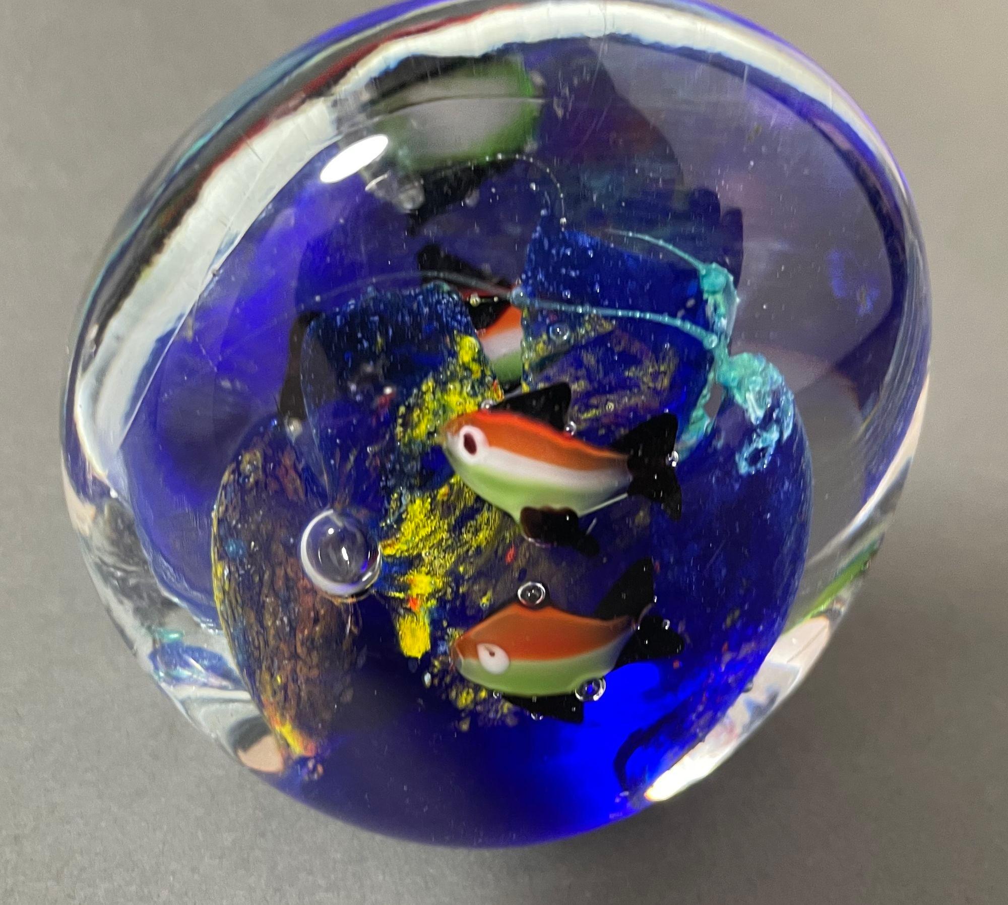 20th Century Art Glass Fish in the Ocean Aquarium Bubbles Paperweight 1960s For Sale
