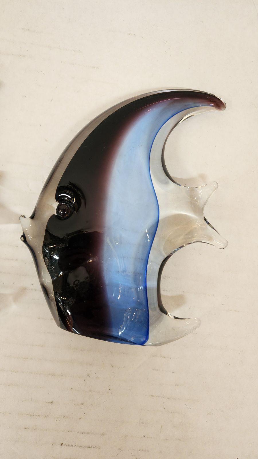 2 Pesciolini in vetro artistico viola e blu. 