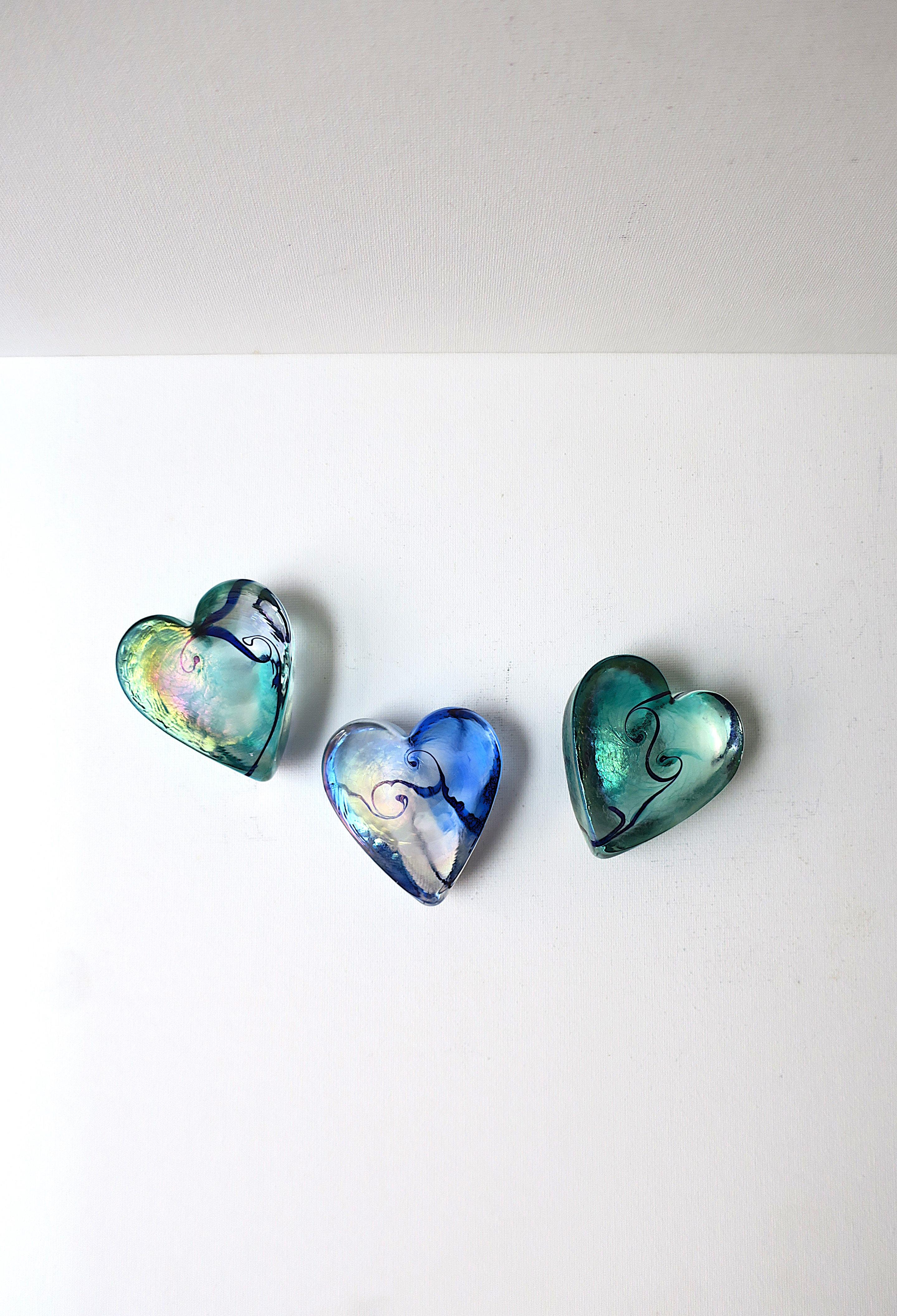 Moderno Oggetto decorativo in vetro Art Decor Heart Paperweight (Cuore di vetro) in vendita