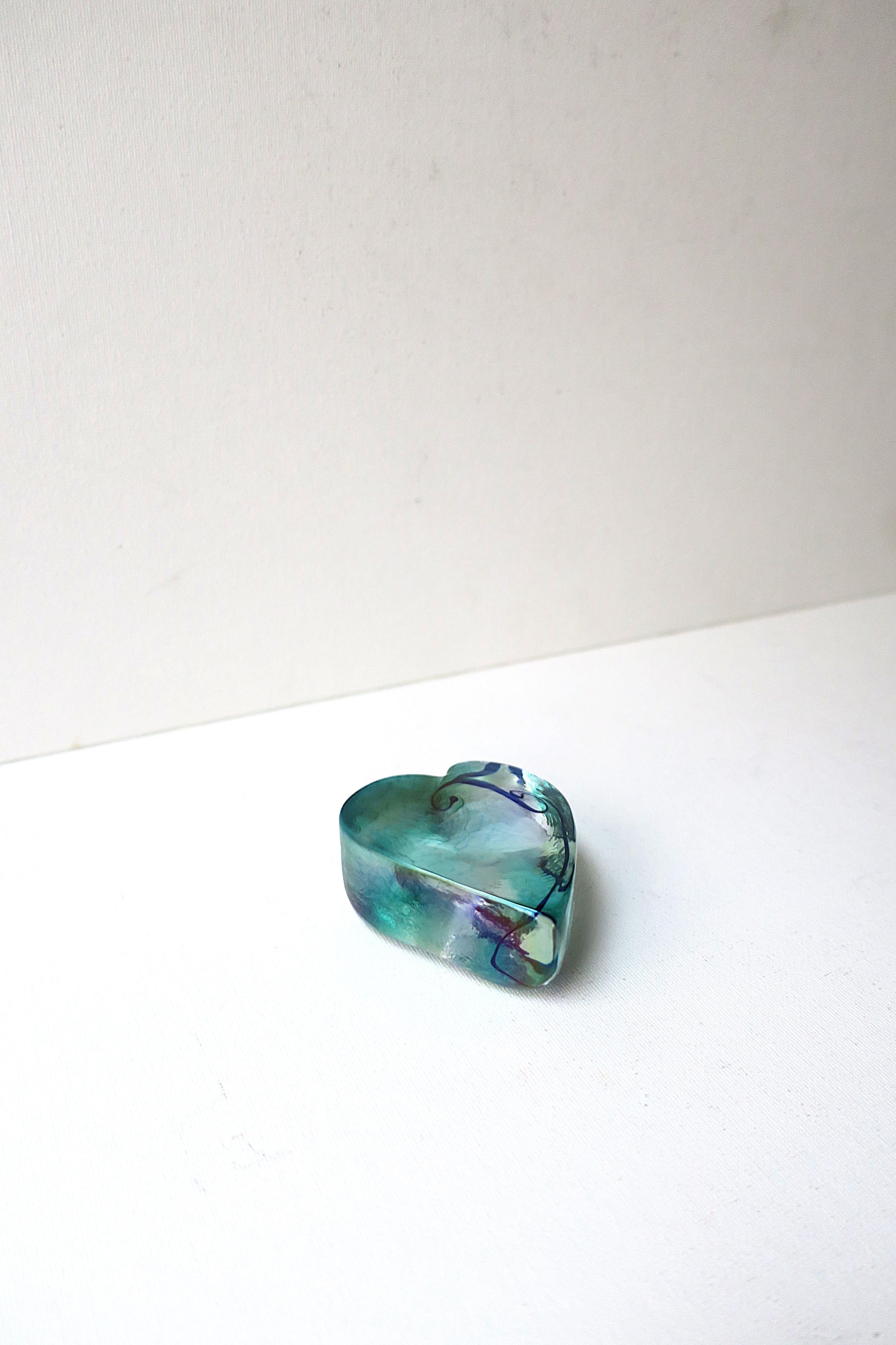Oggetto decorativo in vetro Art Decor Heart Paperweight (Cuore di vetro) in vendita 1