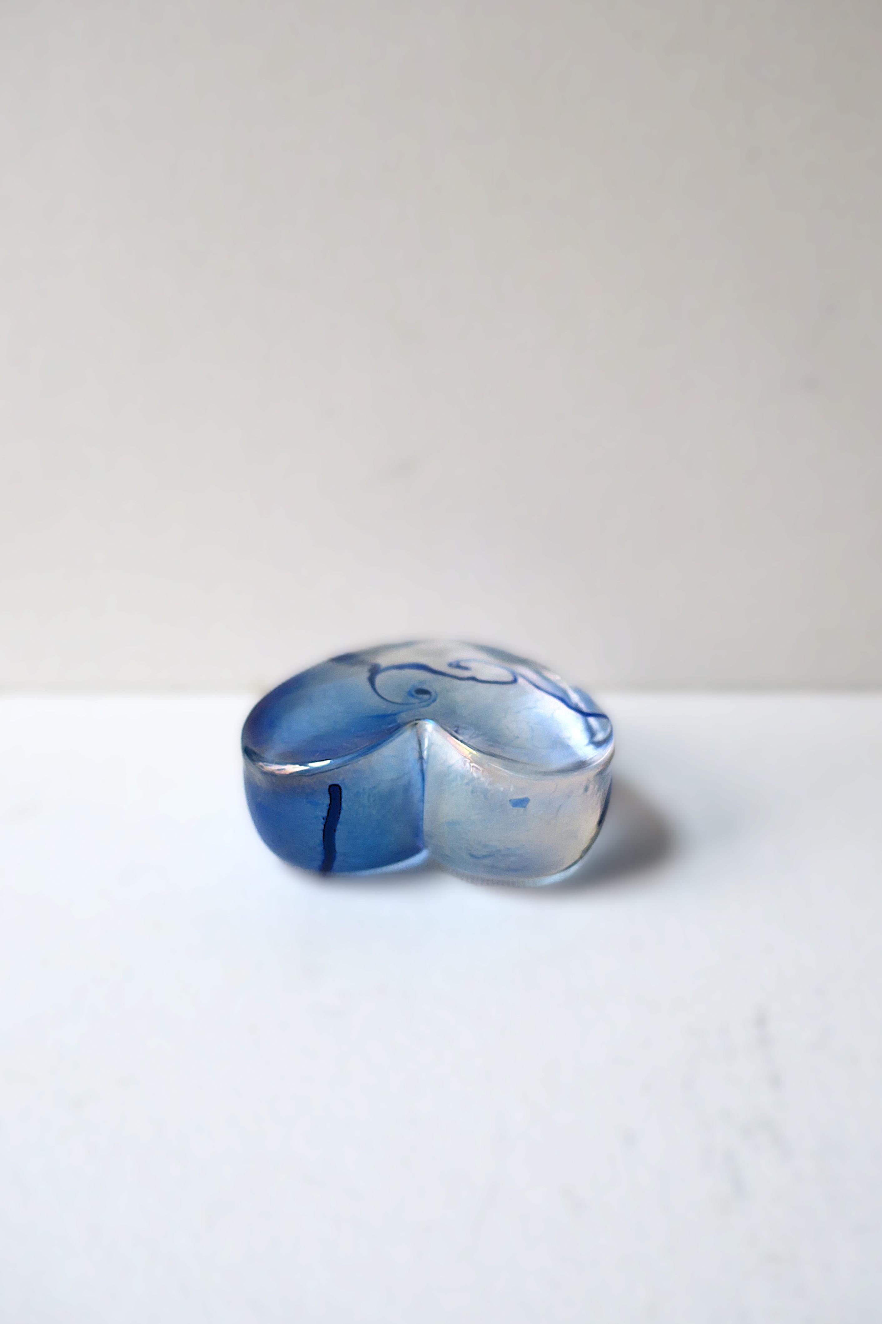 Art Glass Heart Paperweight Decorative Object For Sale 3