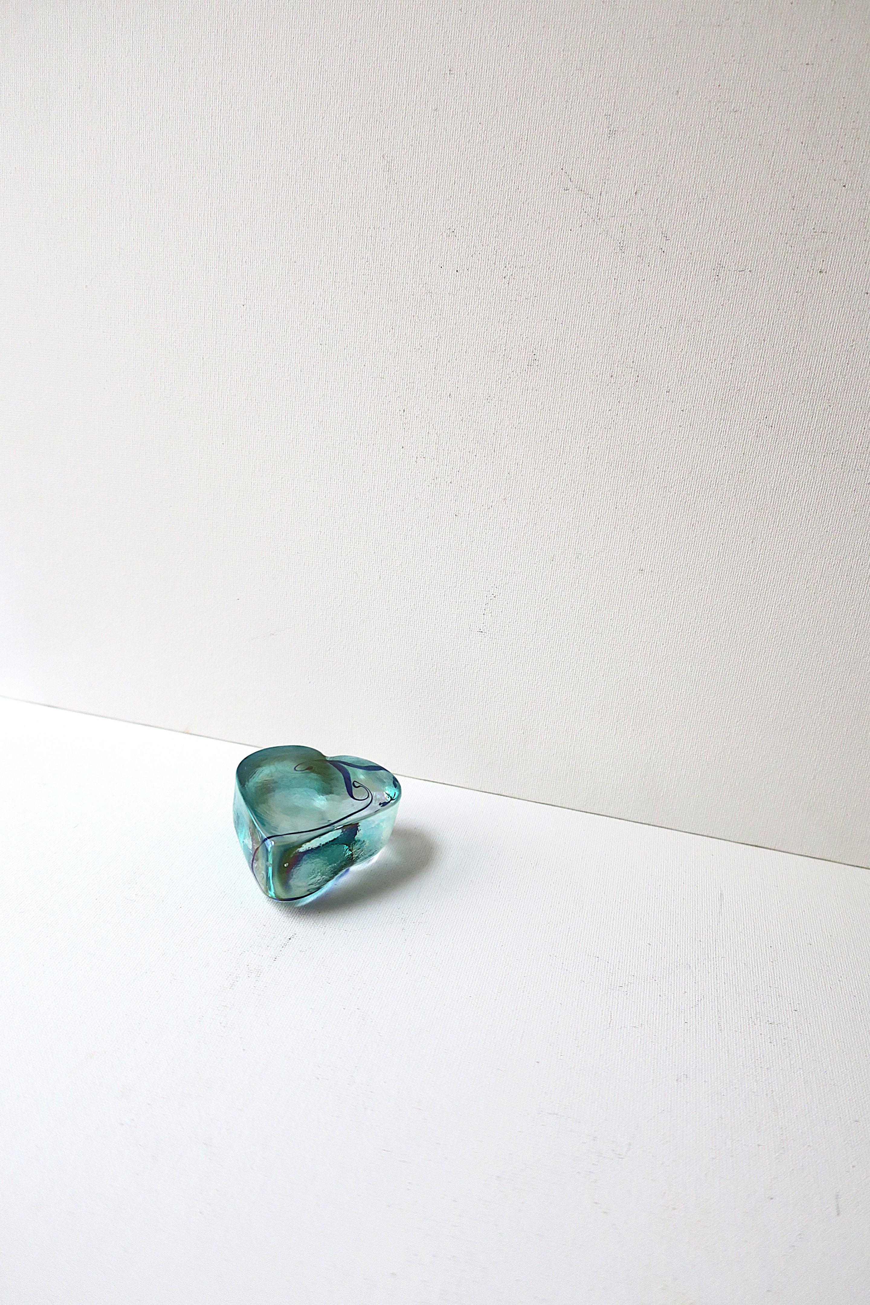 Oggetto decorativo in vetro Art Decor Heart Paperweight (Cuore di vetro) in vendita 2