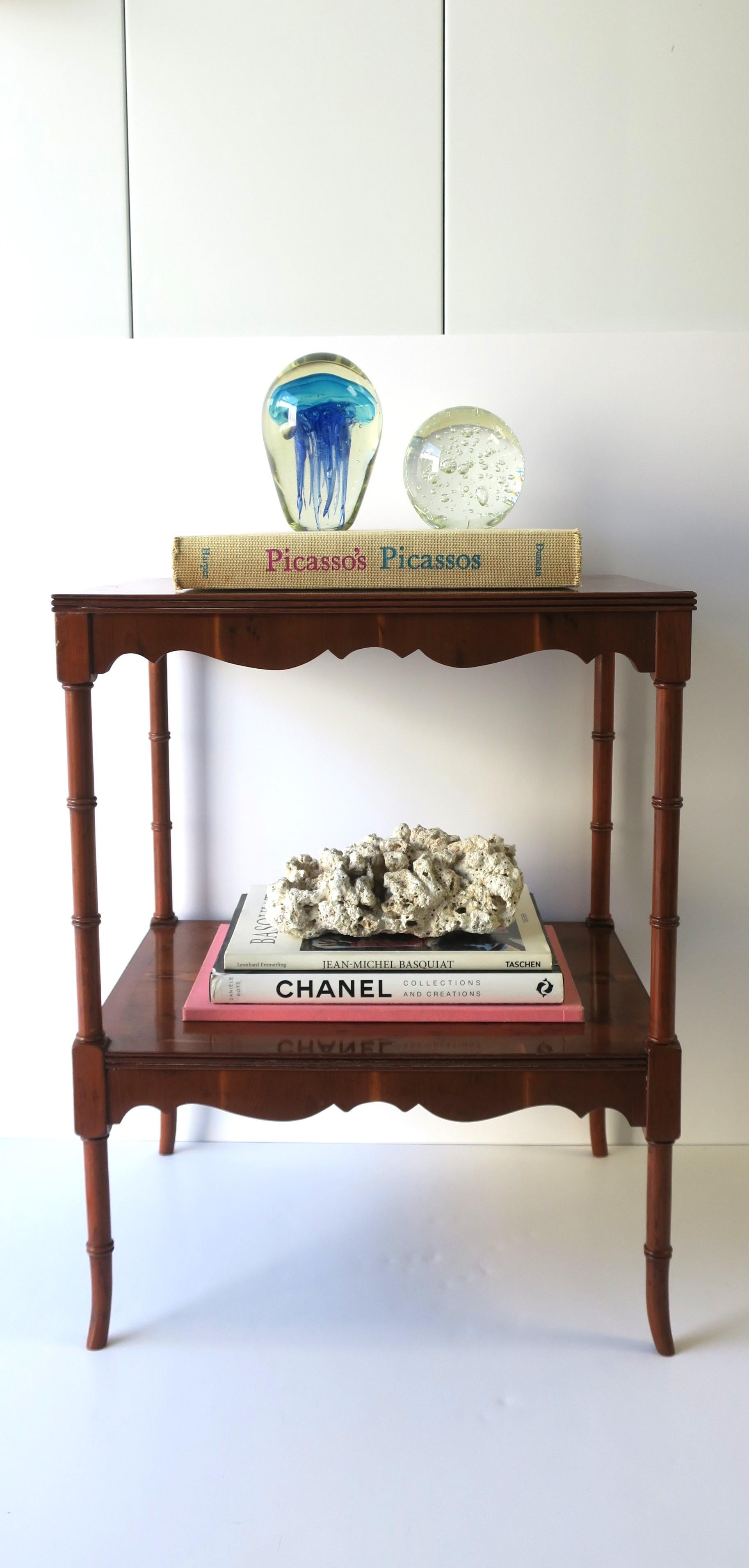 Skulptur aus Kunstglas in Jellyfish-Skulptur, Deko-Objekt (Handgefertigt) im Angebot