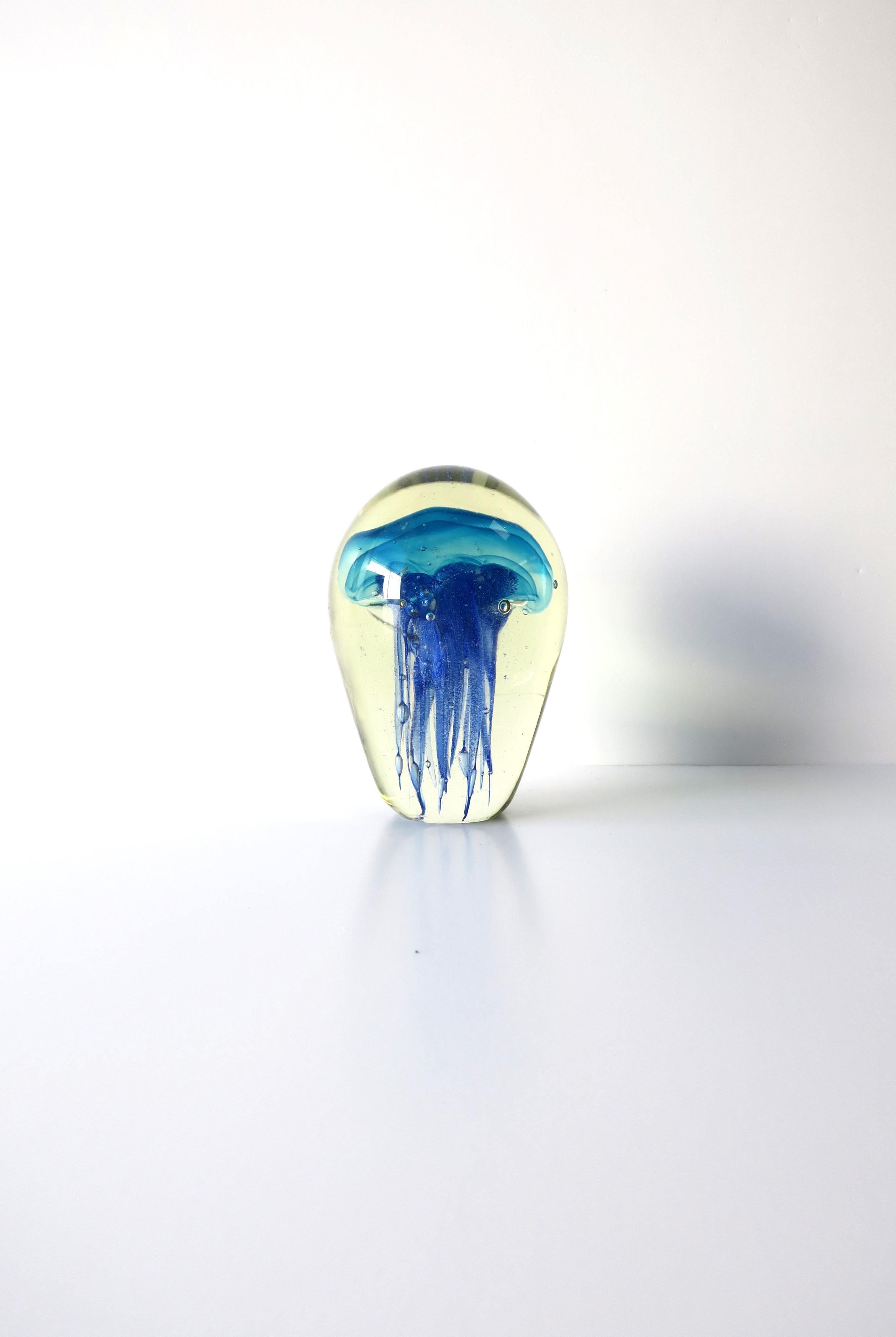 Skulptur aus Kunstglas in Jellyfish-Skulptur, Deko-Objekt im Zustand „Gut“ im Angebot in New York, NY