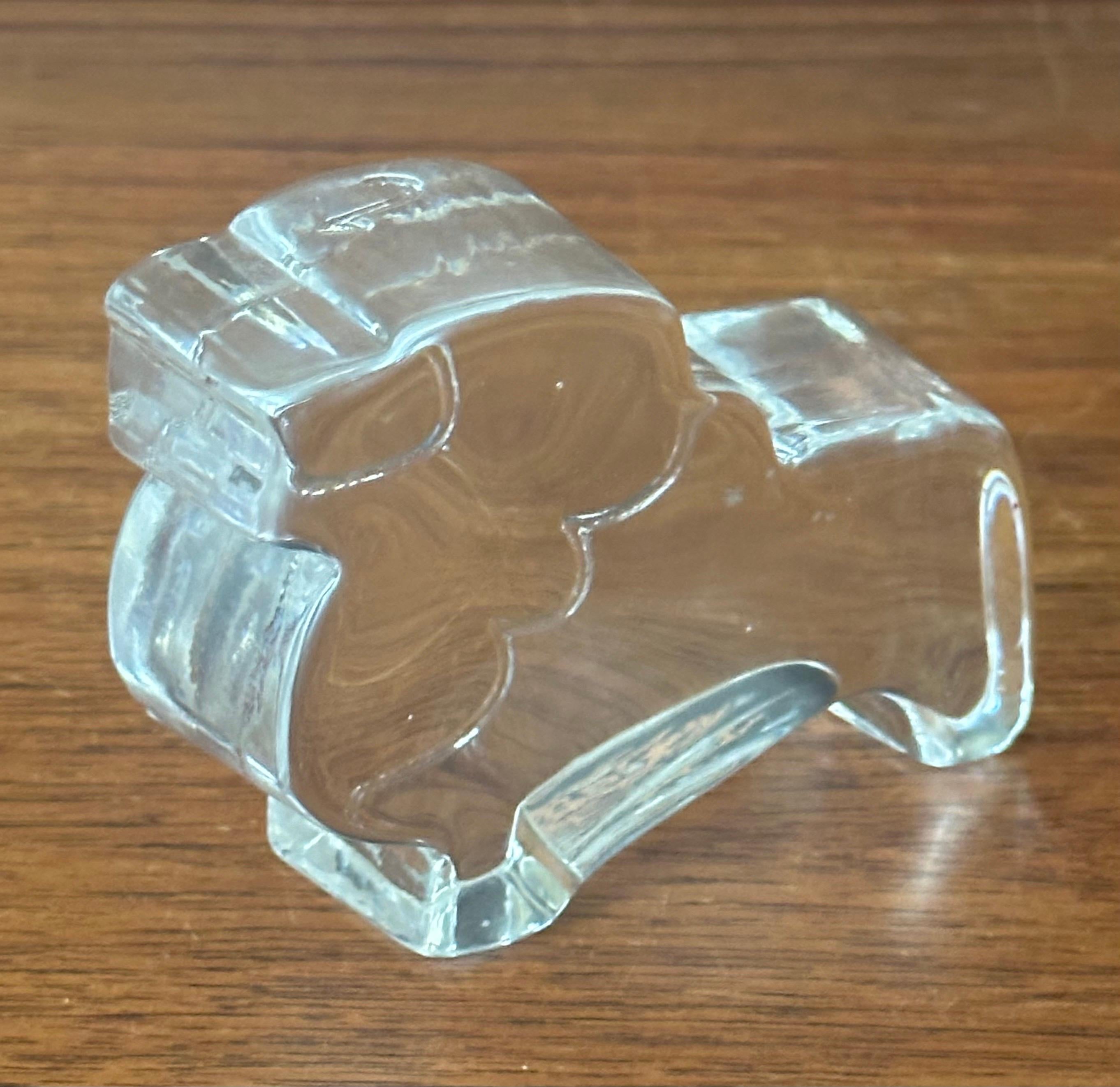 Art Glass Lion Paperweight / Sculpture by Kosta Boda Sweden In Good Condition For Sale In San Diego, CA