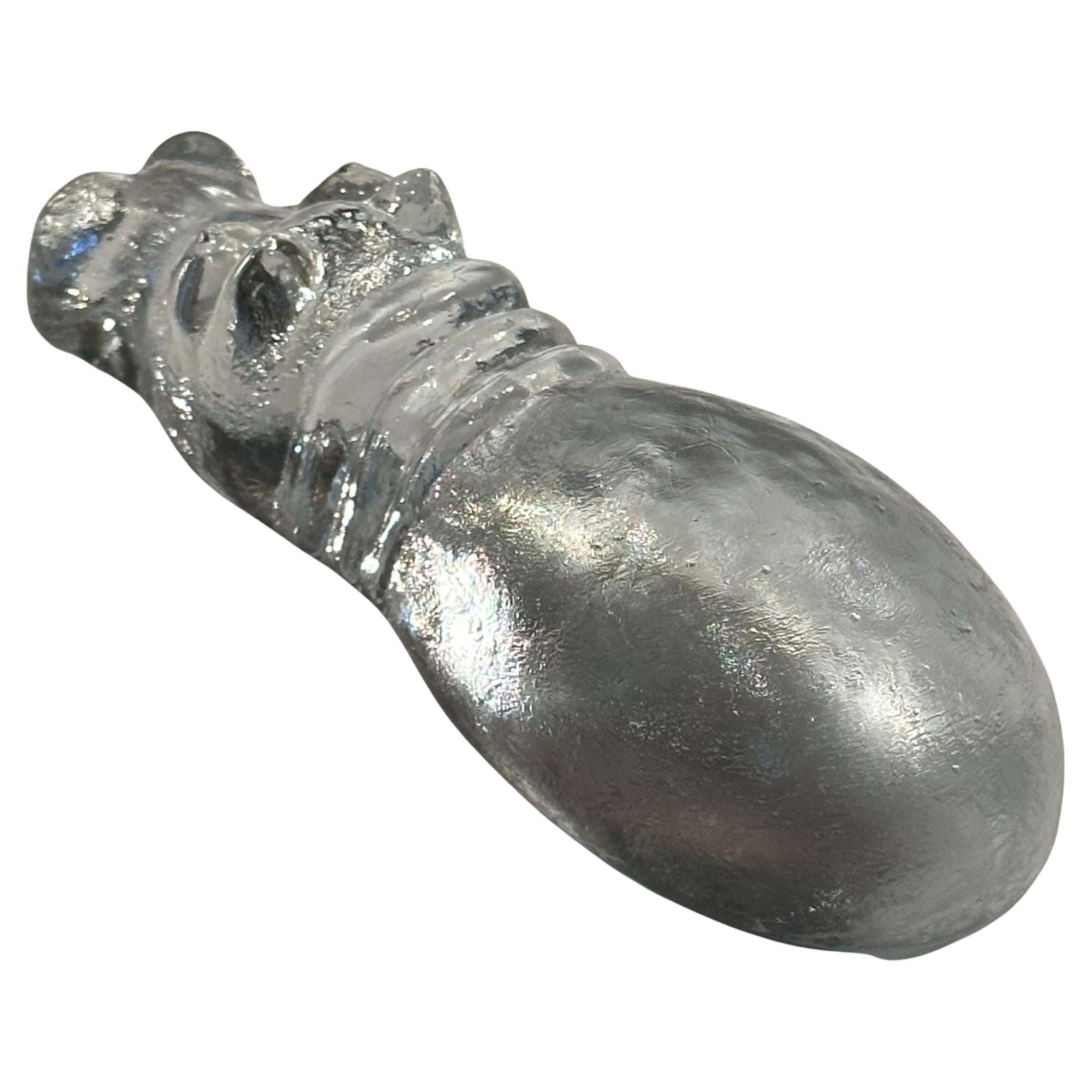 Bonito pisapapeles/escultura de hipopótamo tumbado de Kosta Boda, Suecia, alrededor de la década de 1980. La pieza está en muy buen estado vintage, sin astillas ni grietas, y mide 5,25