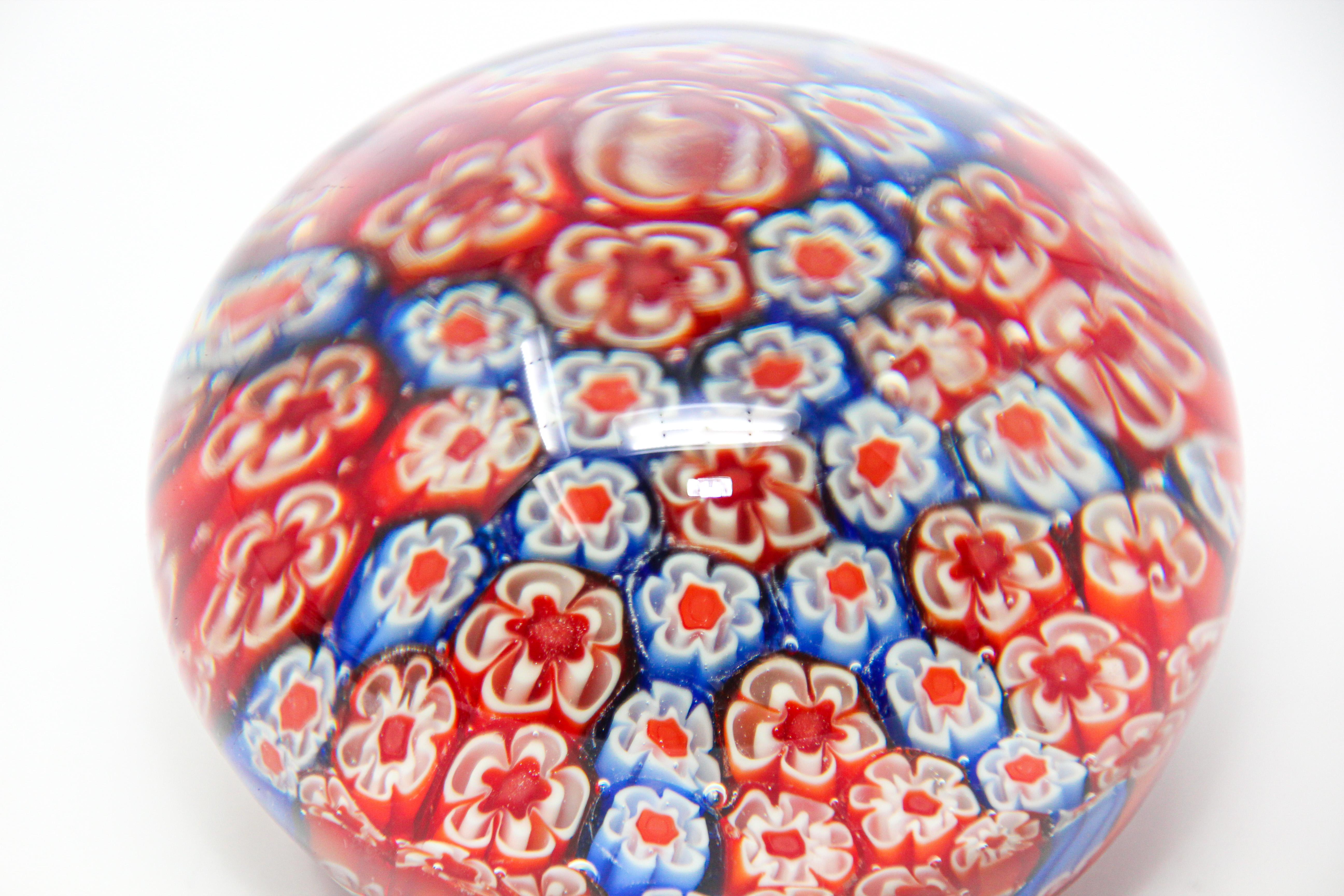 Art Glass Millefiori Collectable Paperweight In Good Condition For Sale In North Hollywood, CA