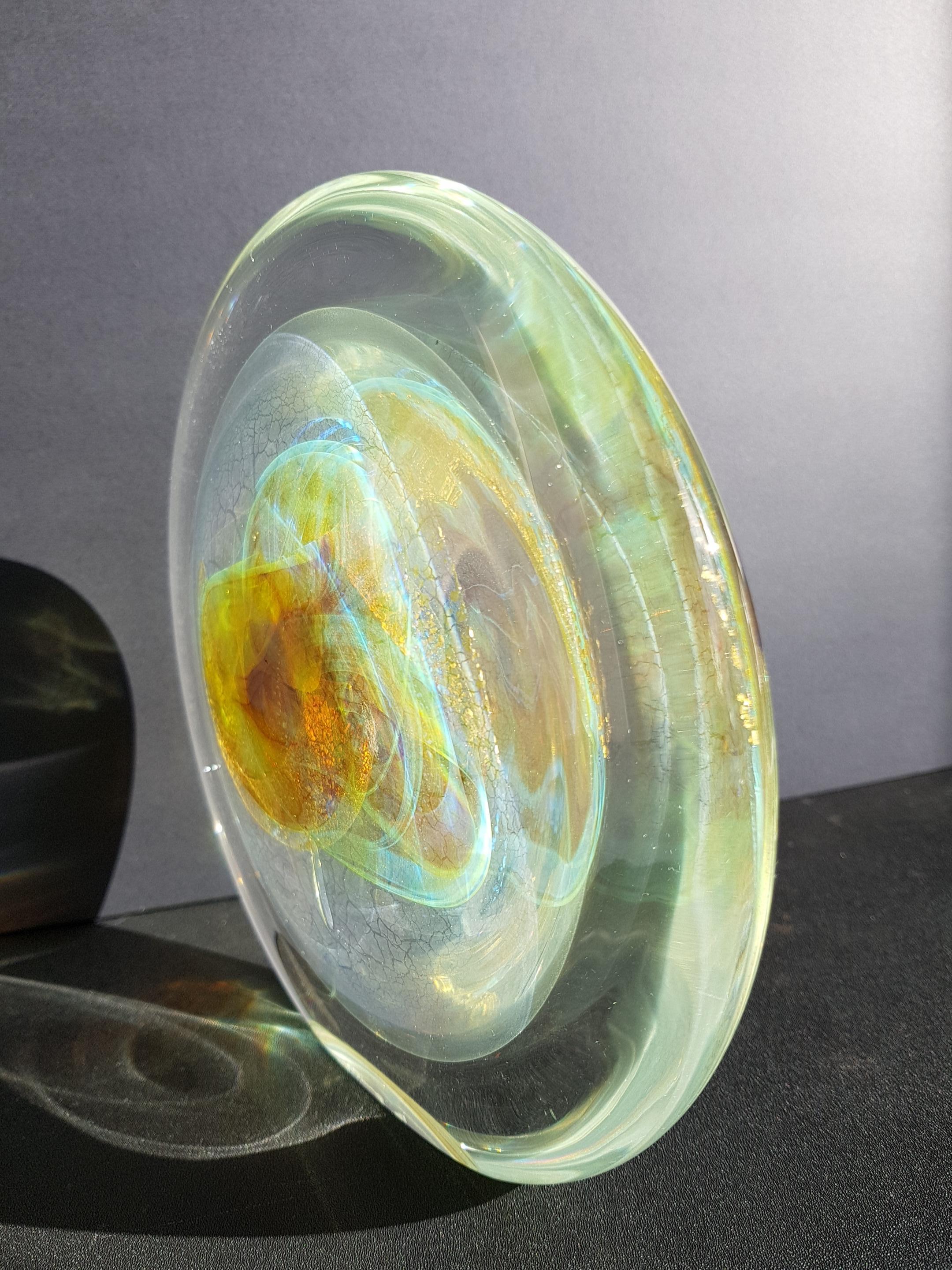 Art Glass Nebula Sculpture Disc Cosmic Iridescent Opalescent OuterSpace Orb Star In condizioni buone in vendita a Palm Beach, FL